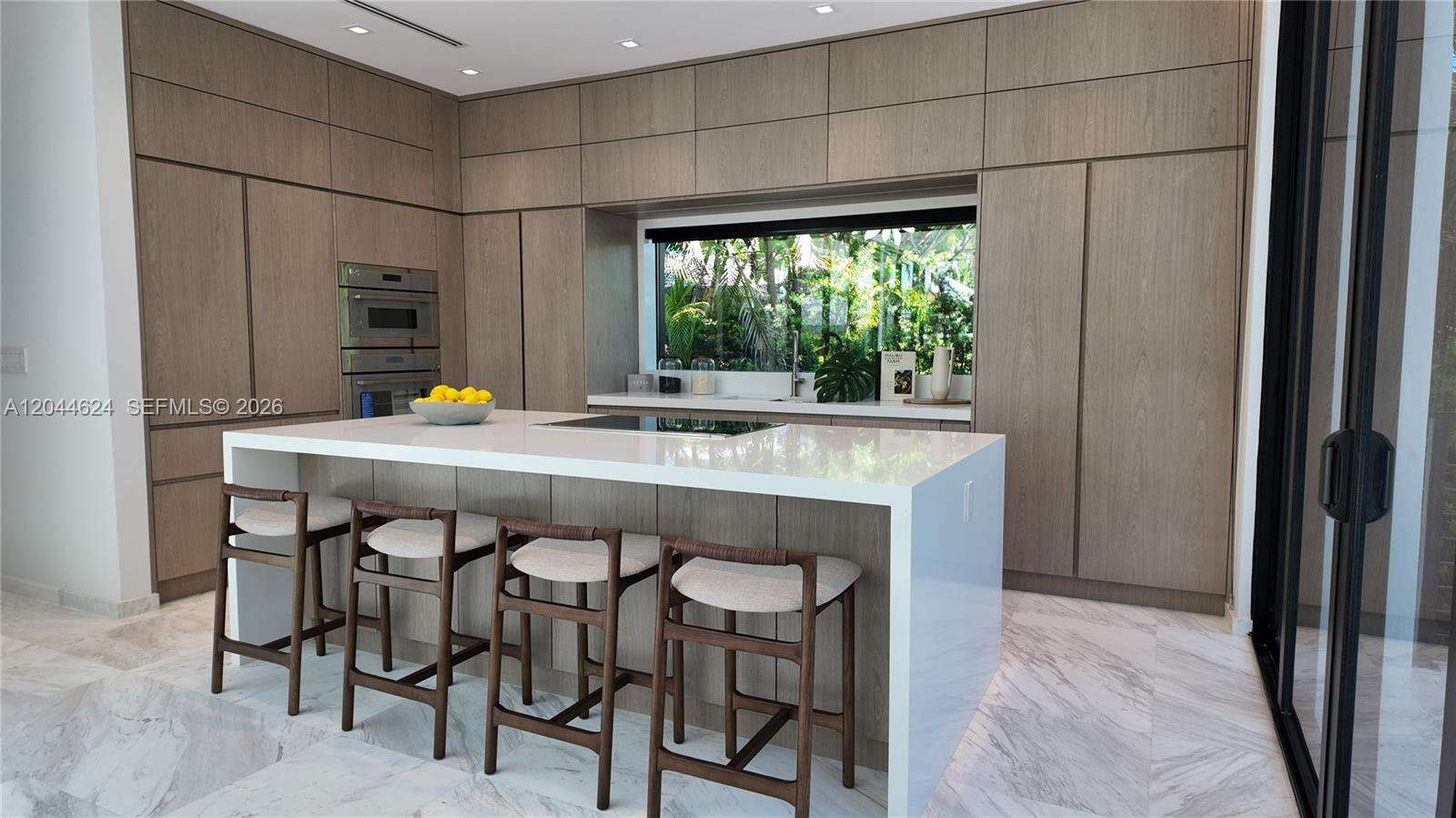 570 Shore Dr, Miami Beach, FL 33141 - For Sale photo 11