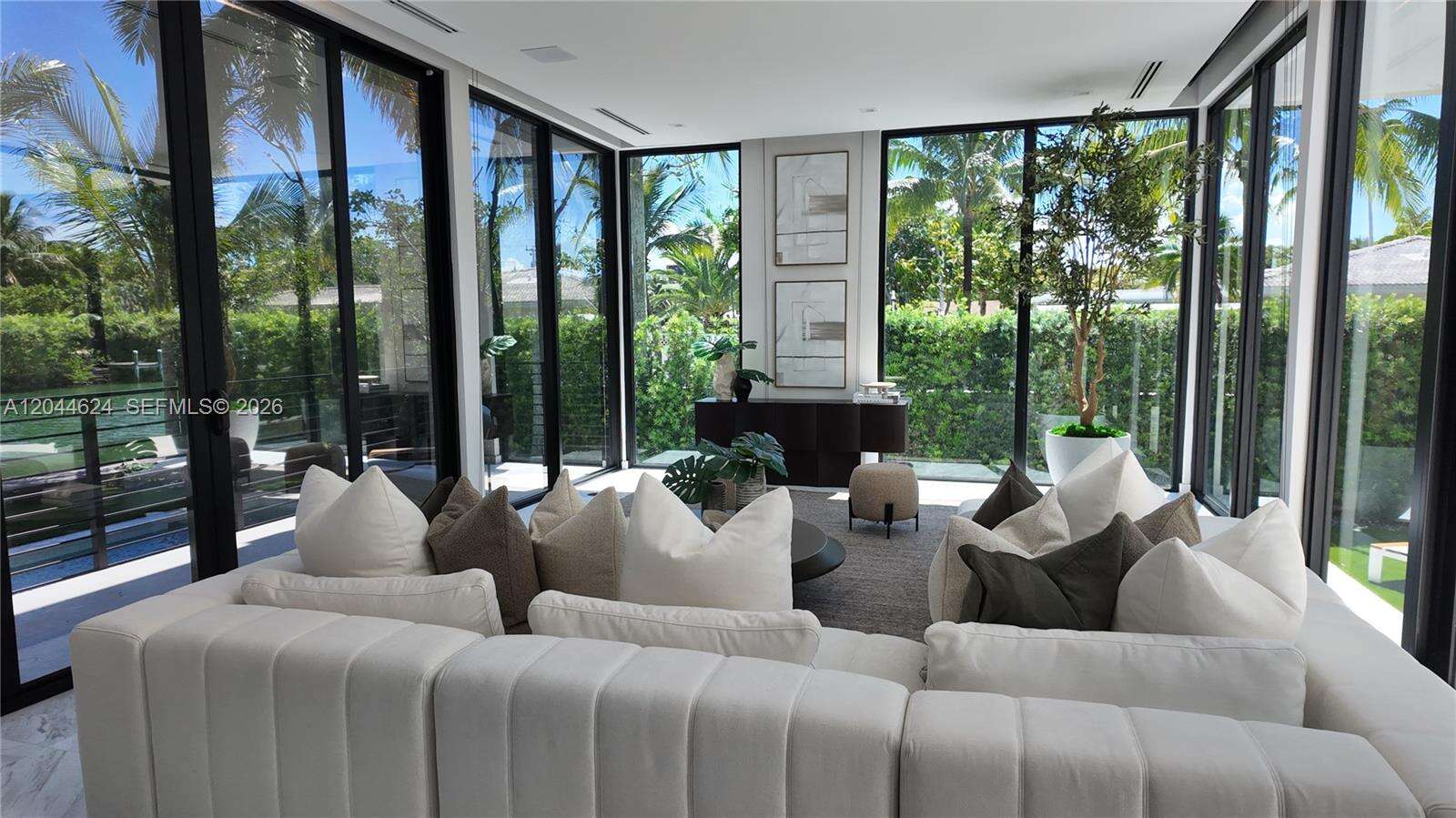 570 Shore Dr, Miami Beach, FL 33141 - For Sale photo 13