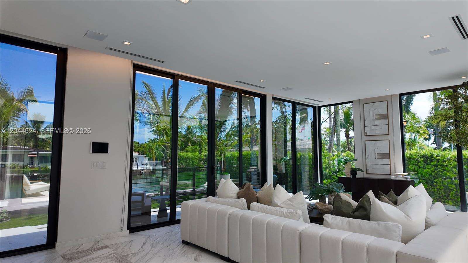570 Shore Dr, Miami Beach, FL 33141 - For Sale photo 16