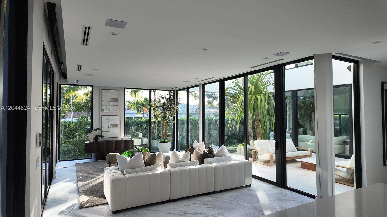 570 Shore Dr, Miami Beach, FL 33141 - For Sale photo 18