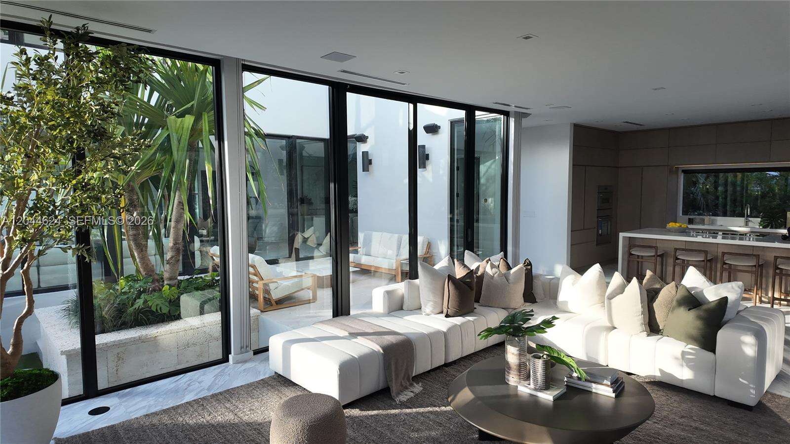 570 Shore Dr, Miami Beach, FL 33141 - For Sale photo 19