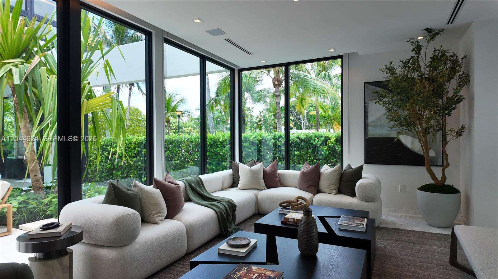 570 Shore Dr, Miami Beach, FL 33141 - For Sale photo 20