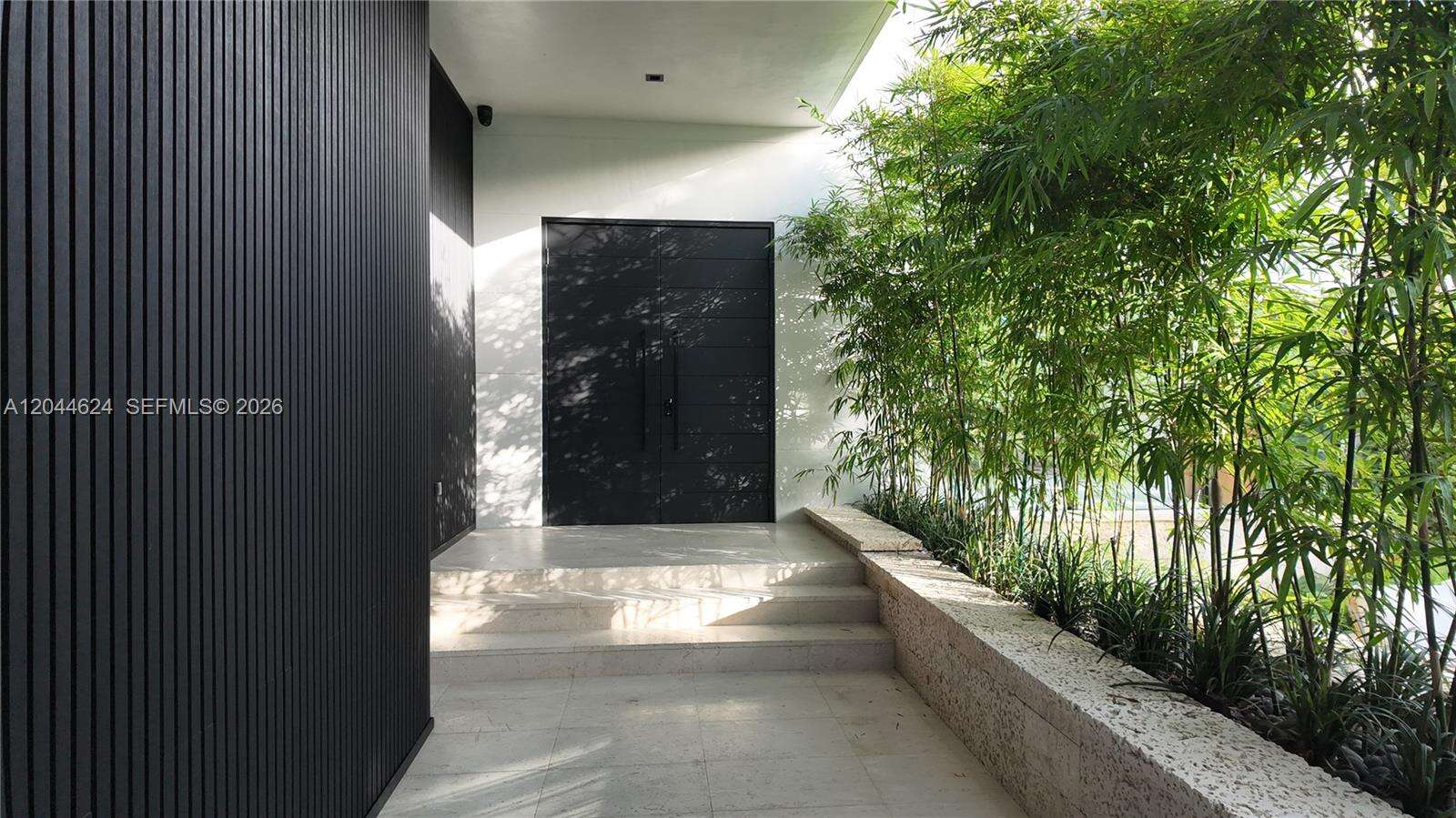 570 Shore Dr, Miami Beach, FL 33141 - For Sale photo 3