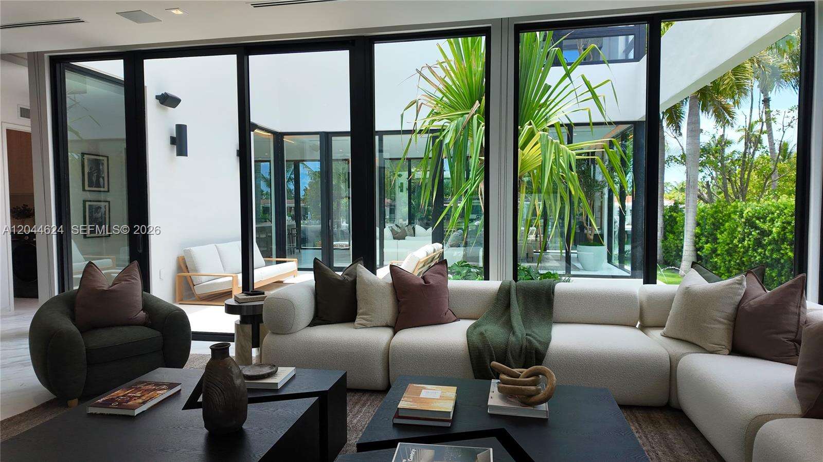 570 Shore Dr, Miami Beach, FL 33141 - For Sale photo 22