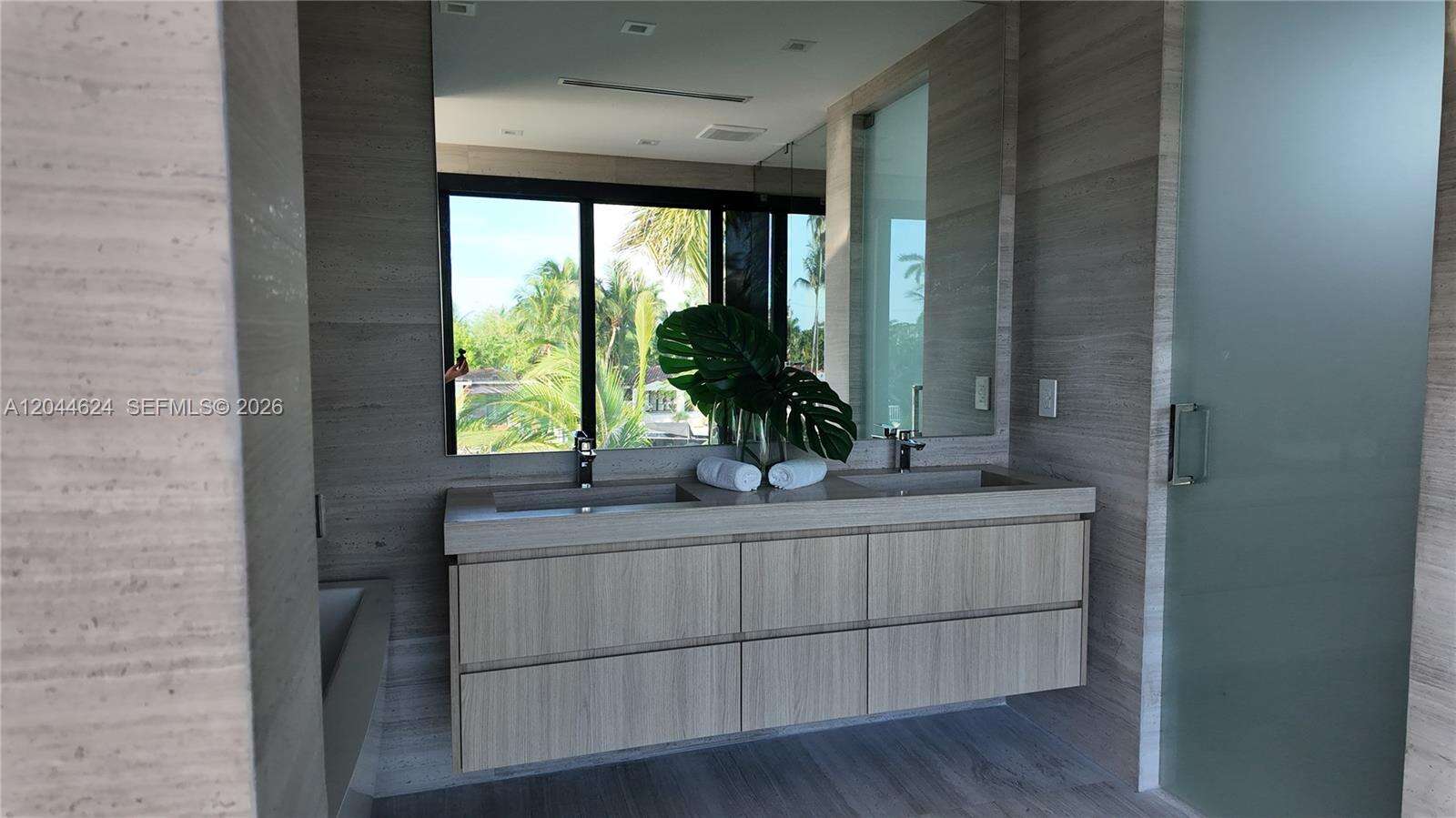 570 Shore Dr, Miami Beach, FL 33141 - For Sale photo 35