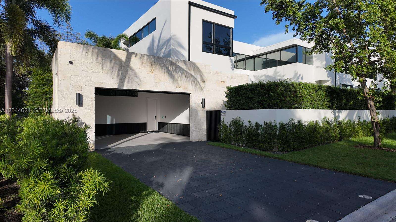 570 Shore Dr, Miami Beach, FL 33141 - For Sale photo 52