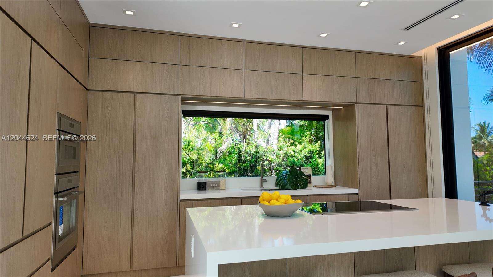 570 Shore Dr, Miami Beach, FL 33141 - For Sale photo 7