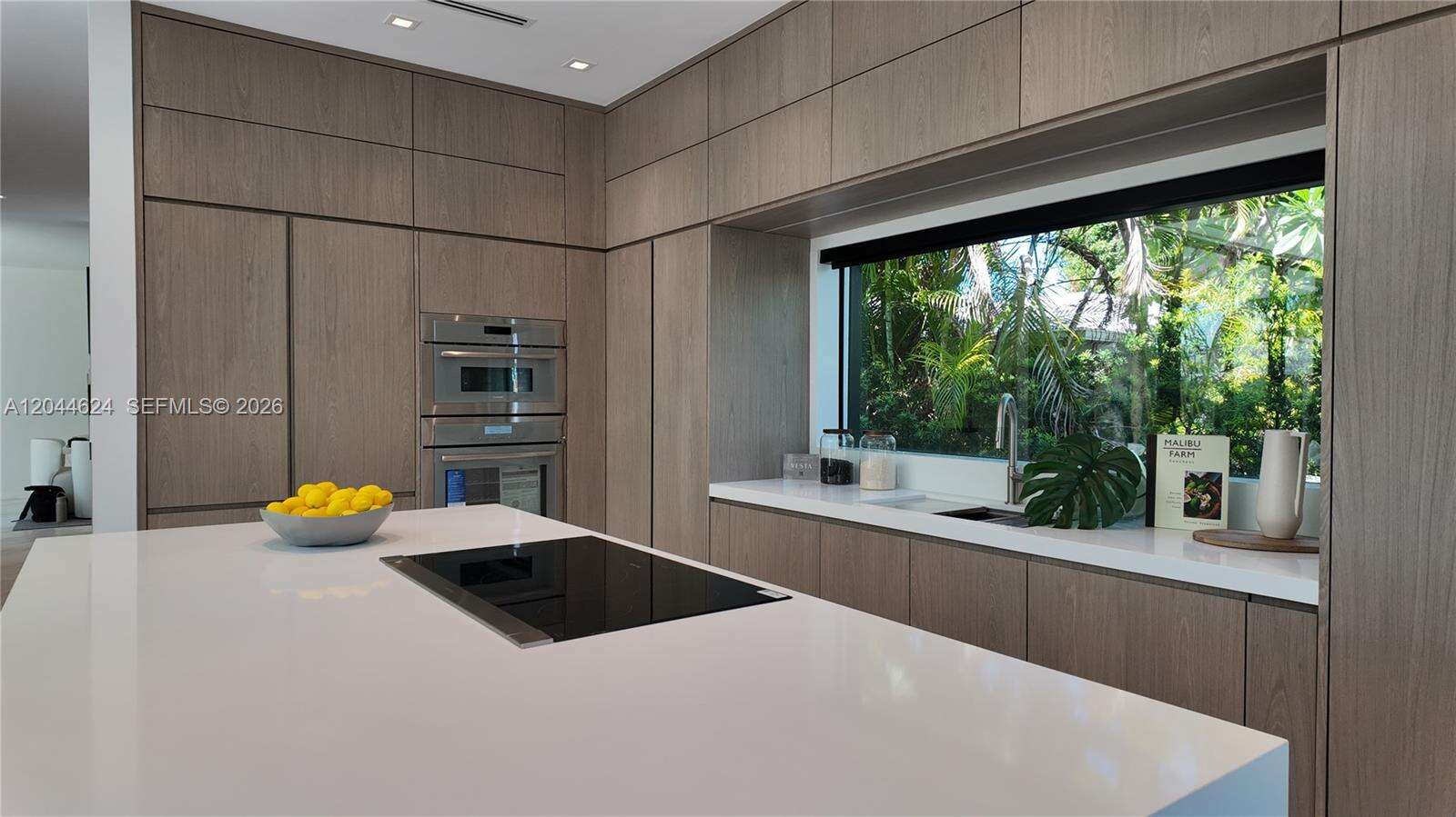 570 Shore Dr, Miami Beach, FL 33141 - For Sale photo 8