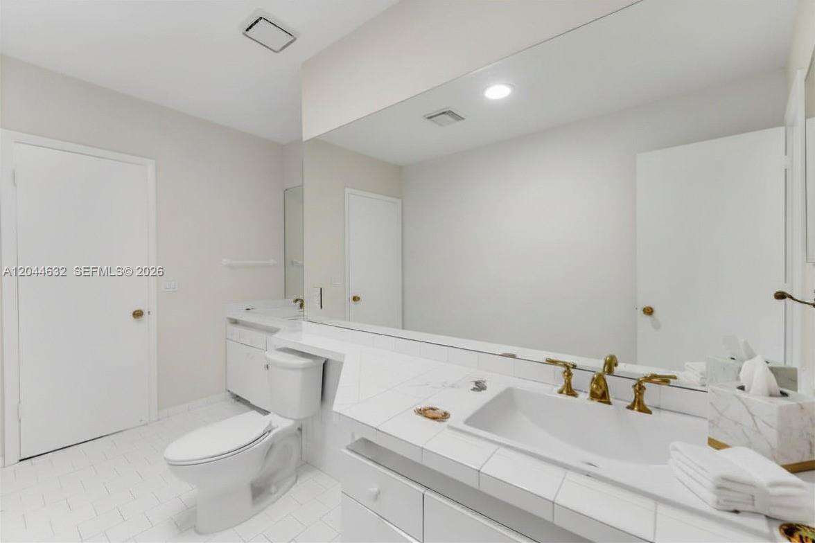 7500 Treasure Dr, North Bay Village, FL 33141 - For Sale photo 21