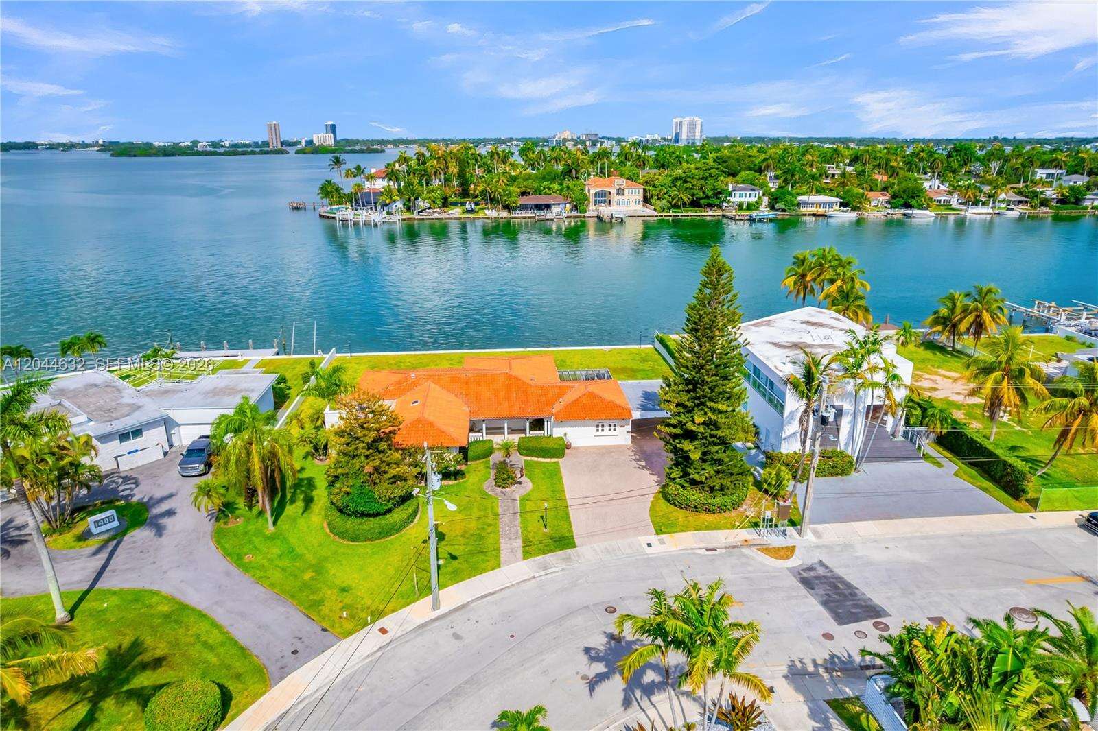 7500 Treasure Dr, North Bay Village, FL 33141 - For Sale photo 5