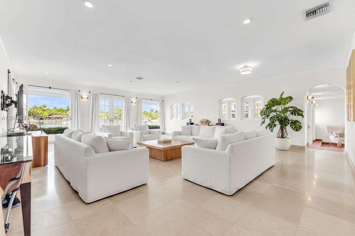 7500 Treasure Dr, North Bay Village, FL 33141 - For Sale photo 8