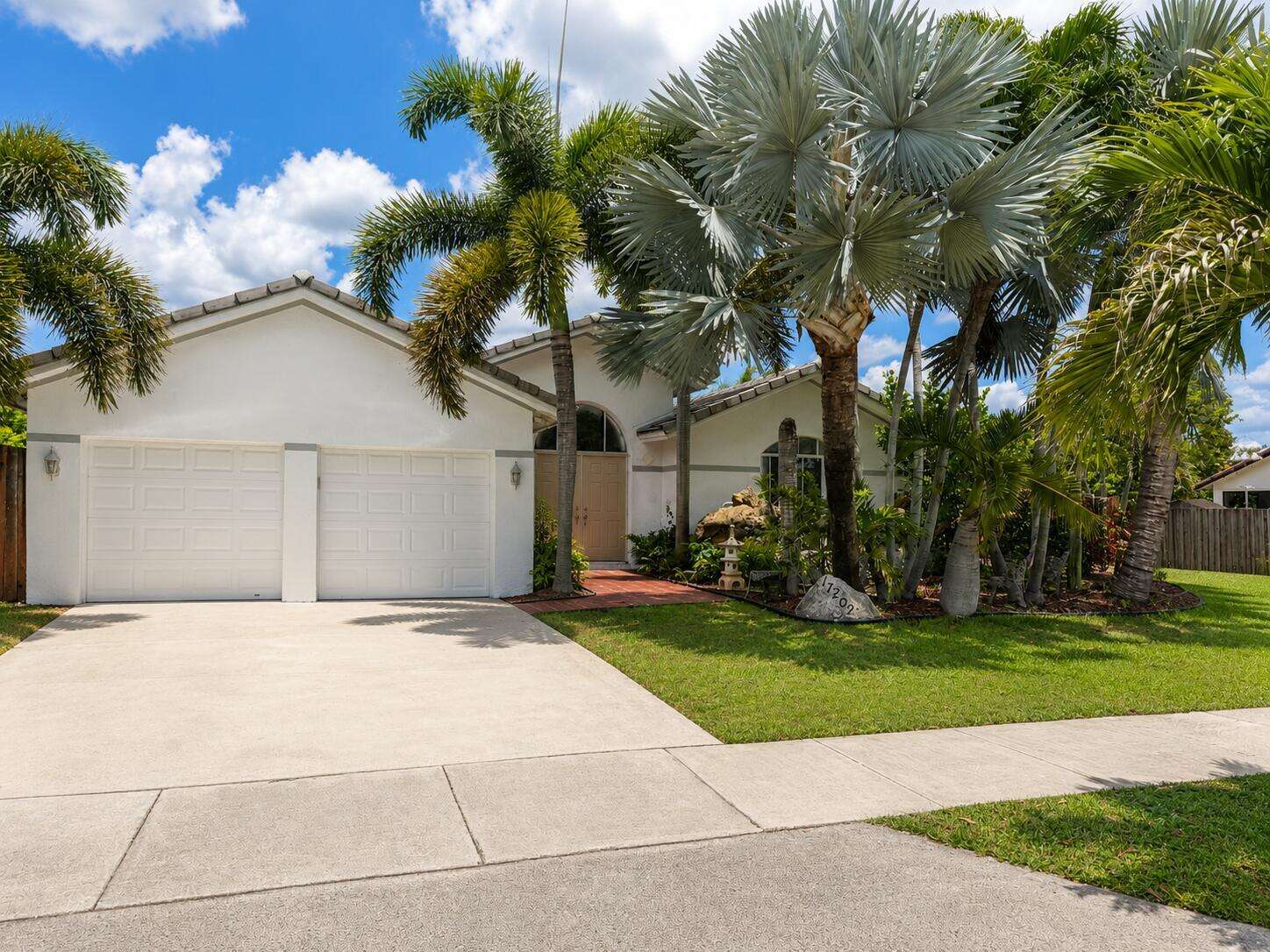 17202 149th, Miami, FL 33187 - For Sale photo 2