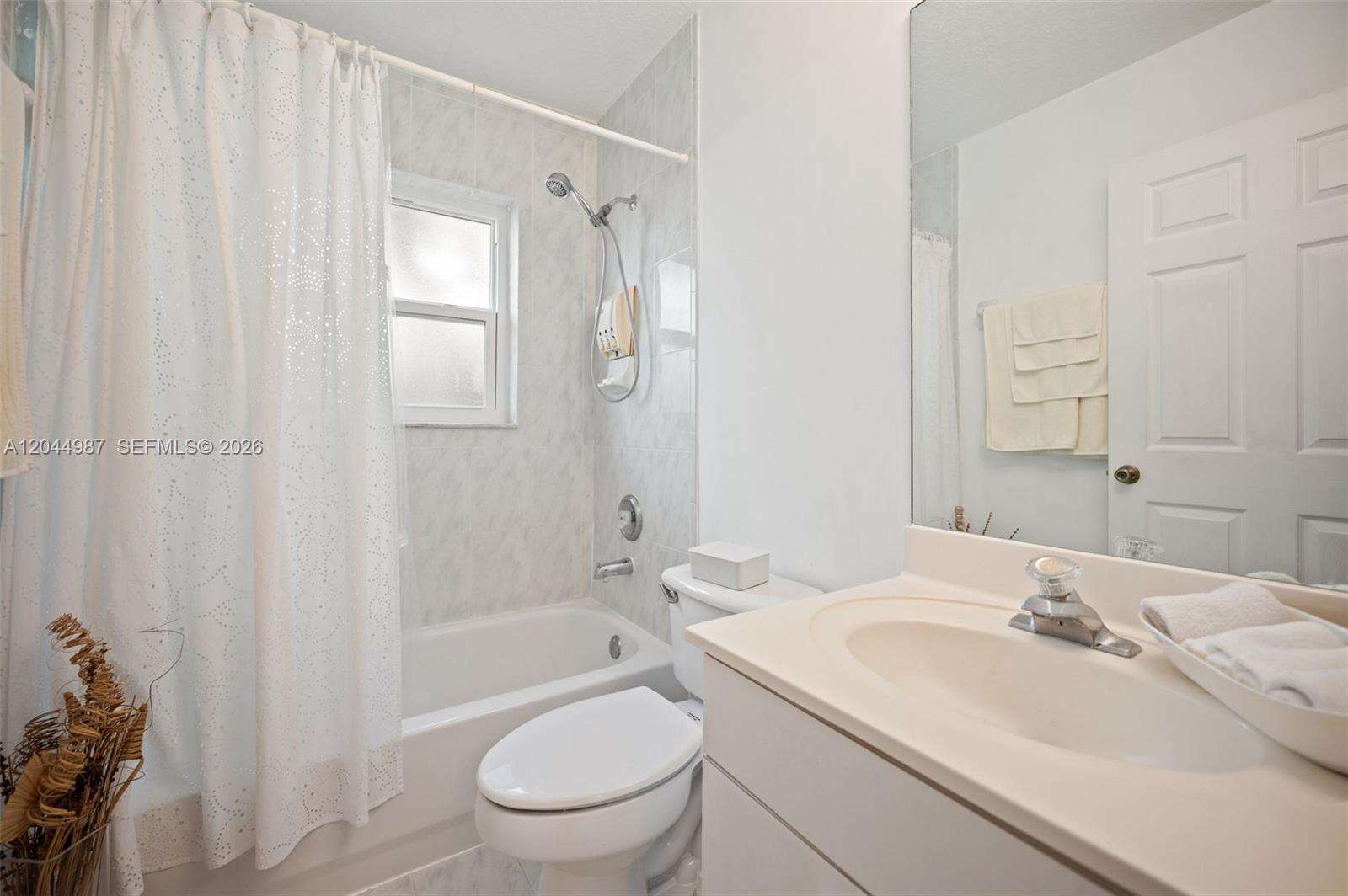 18061 152nd Ct, Miami, FL 33187 - For Sale photo 17