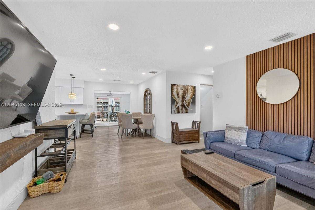 1131 75th Ave, Hollywood, FL 33024 - For Sale photo 2