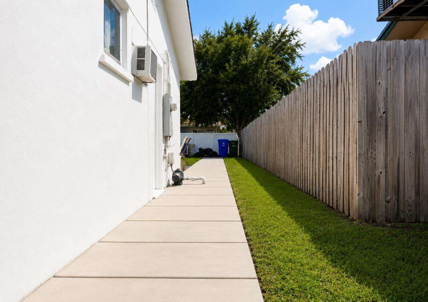 2220 47th, Hollywood, FL 33021 - For Sale photo 3