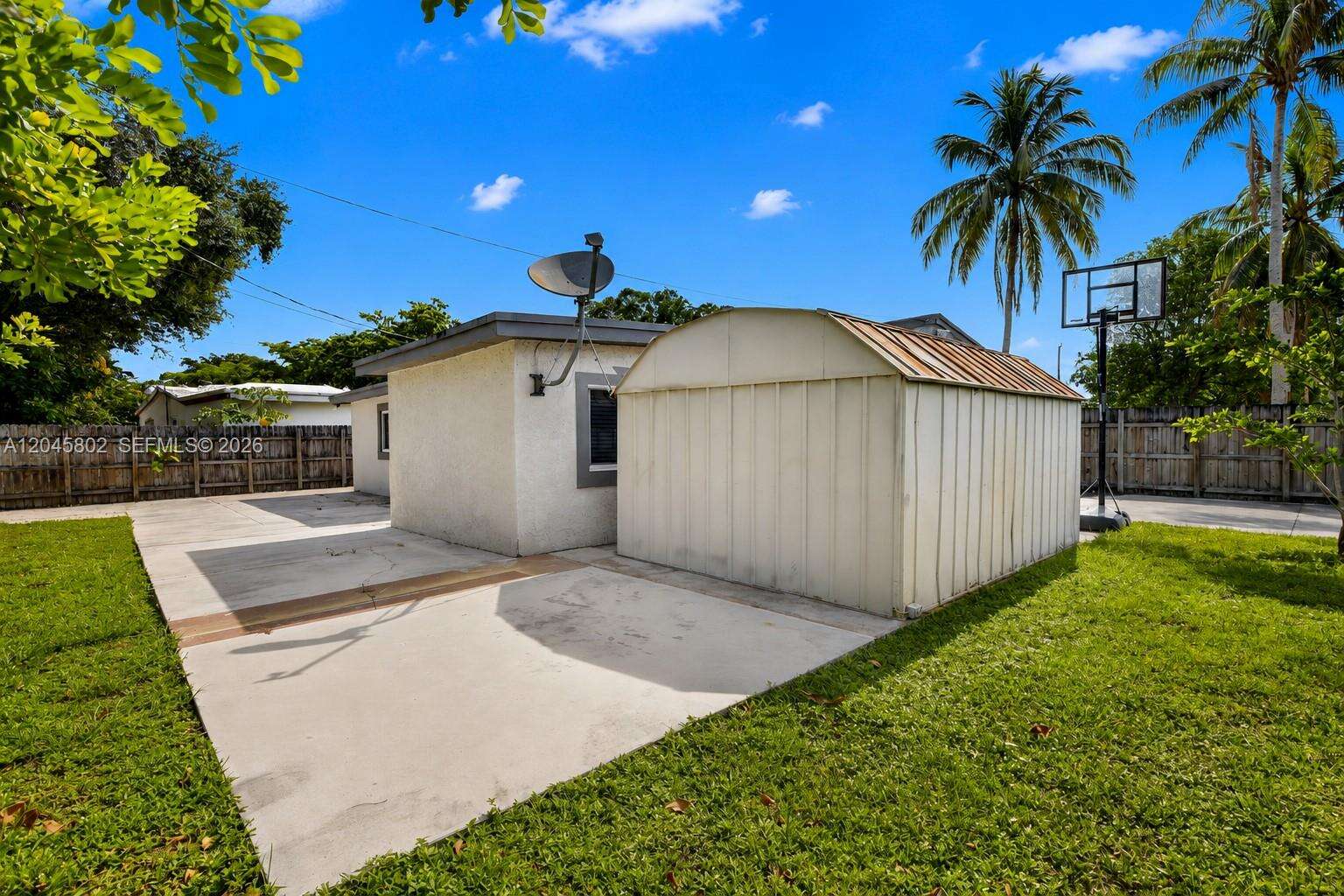 1300 70th Ter, Hollywood, FL 33024 - For Sale photo 44