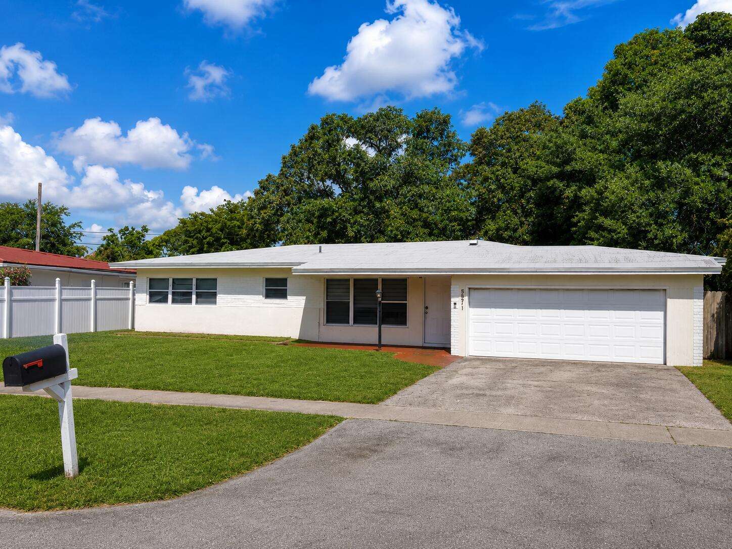557 Dayton, Fort Lauderdale, FL 33312 - For Sale photo 2