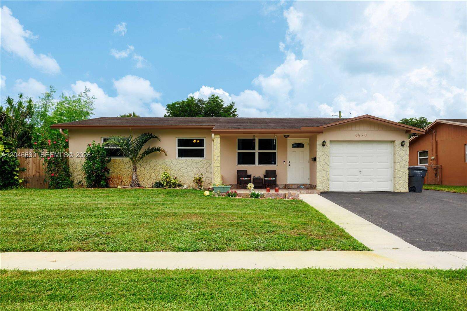6870 Pershing St, Hollywood, FL 33024 - For Sale photo 2