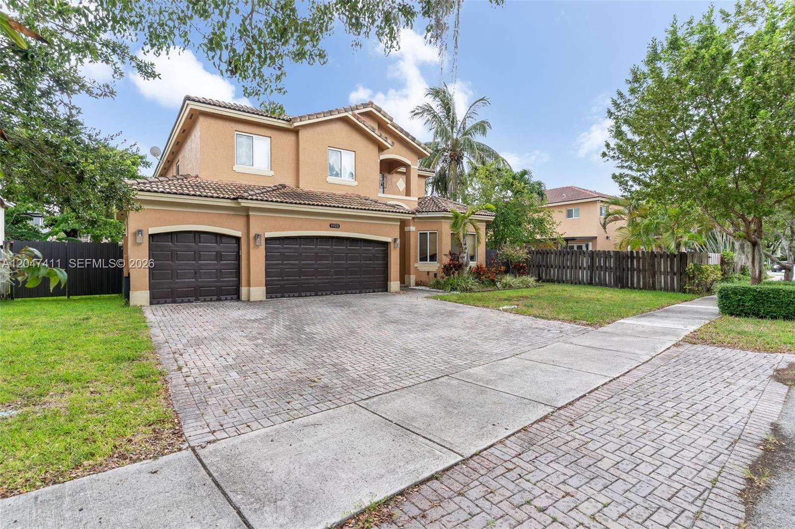 1922 22nd Ct, Homestead, FL 33035 - For Sale photo 2