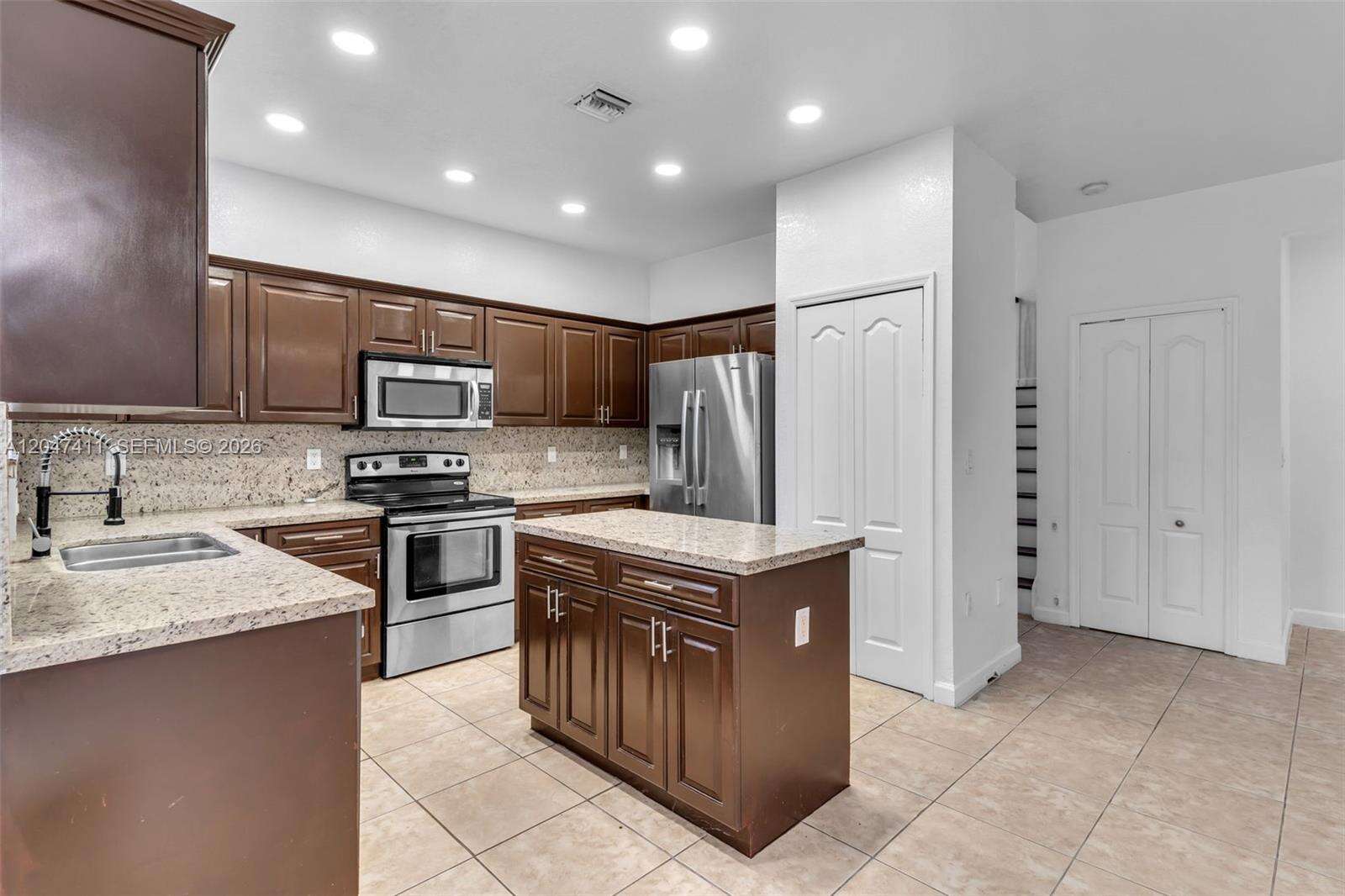 1922 22nd Ct, Homestead, FL 33035 - For Sale photo 10