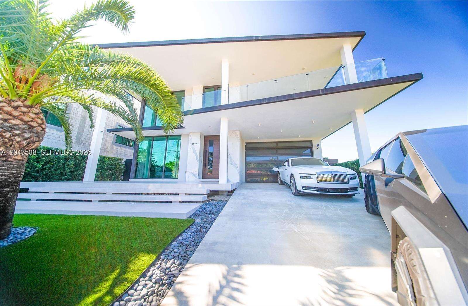 7520 Treasure Dr, North Bay Village, FL 33141 - For Sale photo 1