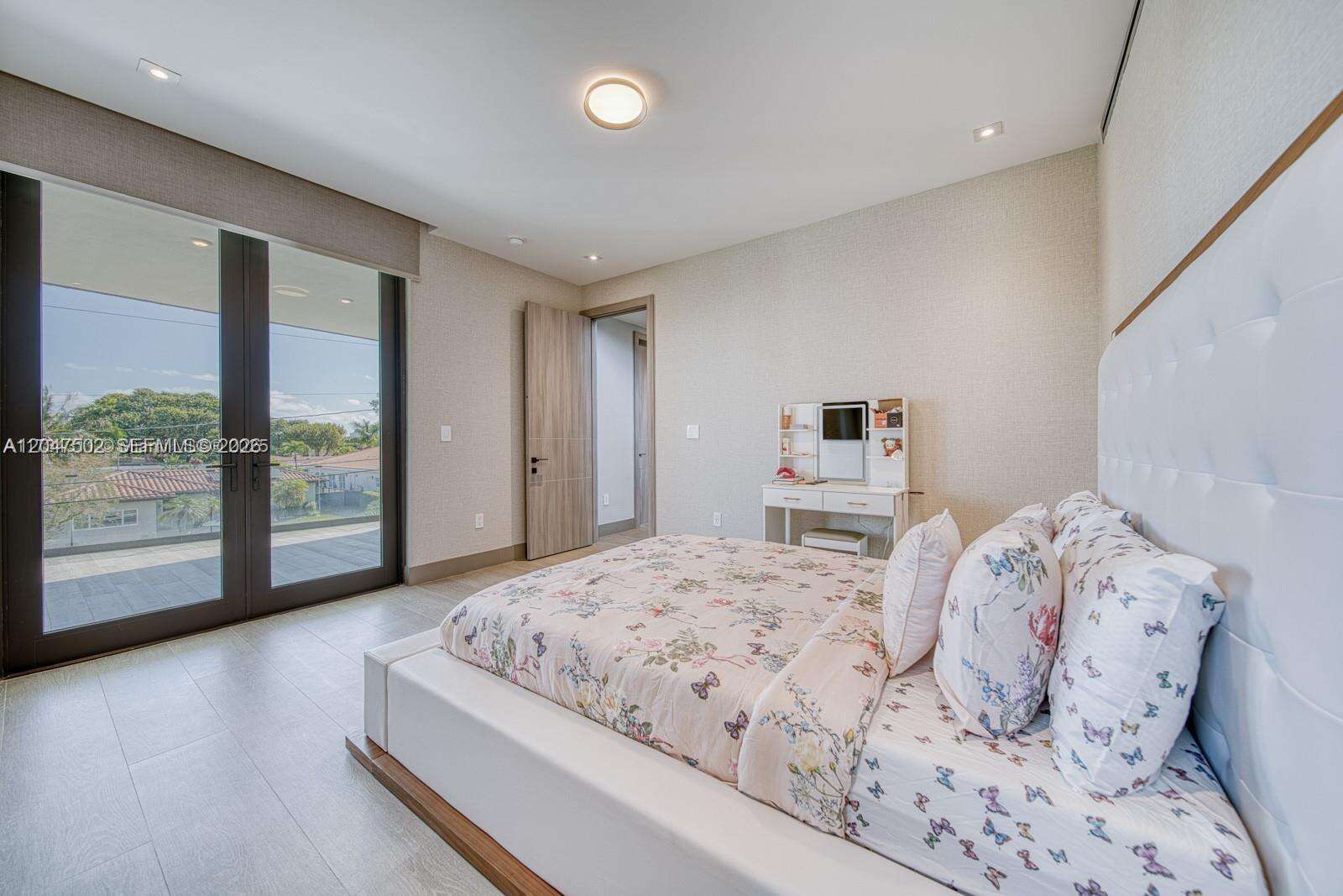 7520 Treasure Dr, North Bay Village, FL 33141 - For Sale photo 20