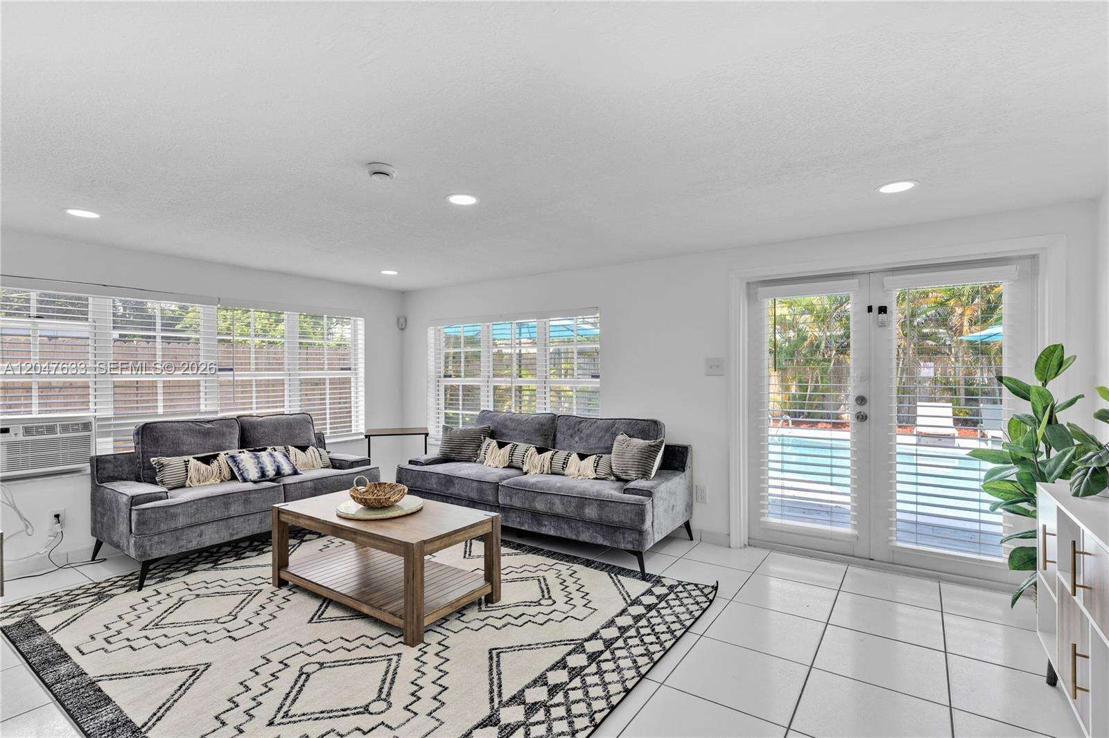 6445 22nd Ct, Miramar, FL 33023 - For Sale photo 5