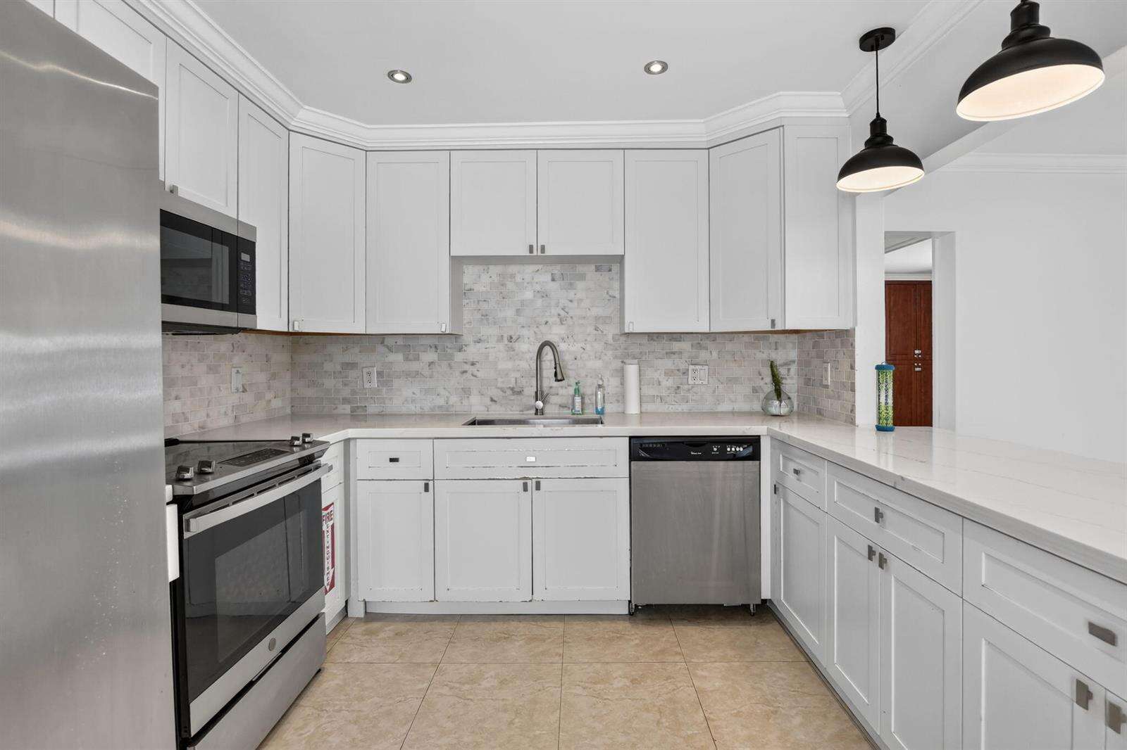 2427 Harding, Hollywood, FL 33020 - For Sale photo 14