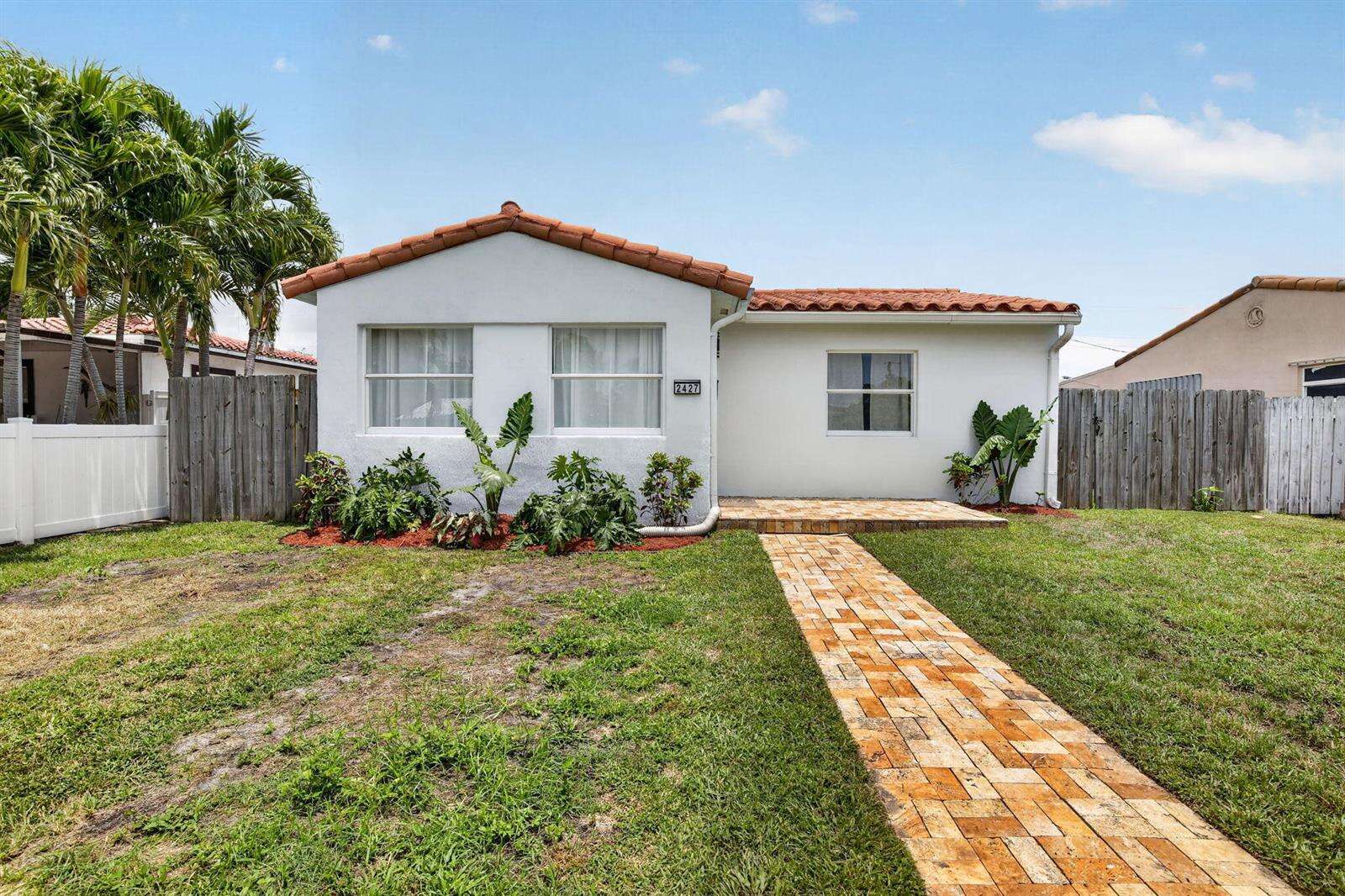 2427 Harding, Hollywood, FL 33020 - For Sale photo 4