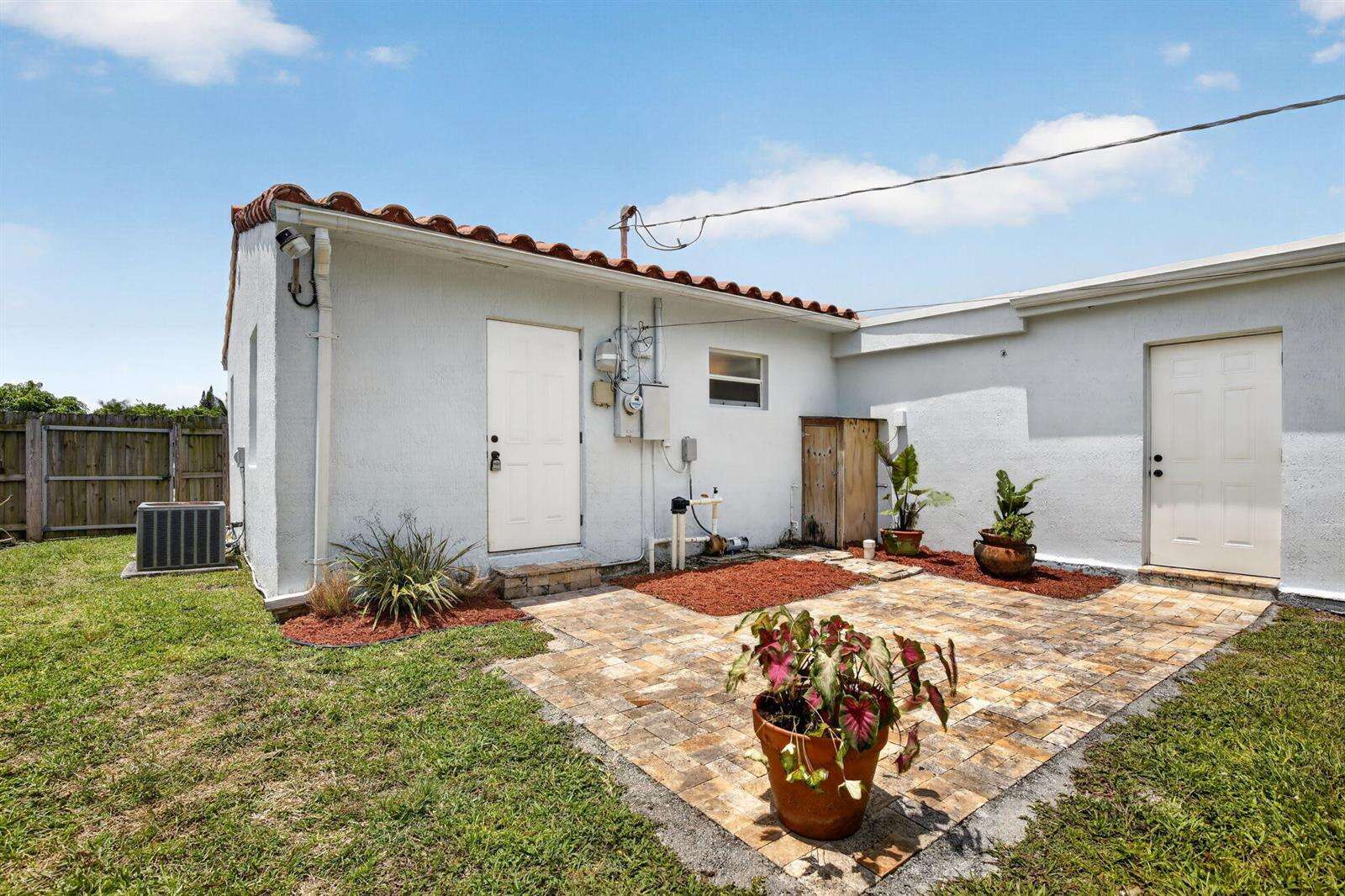 2427 Harding, Hollywood, FL 33020 - For Sale photo 31