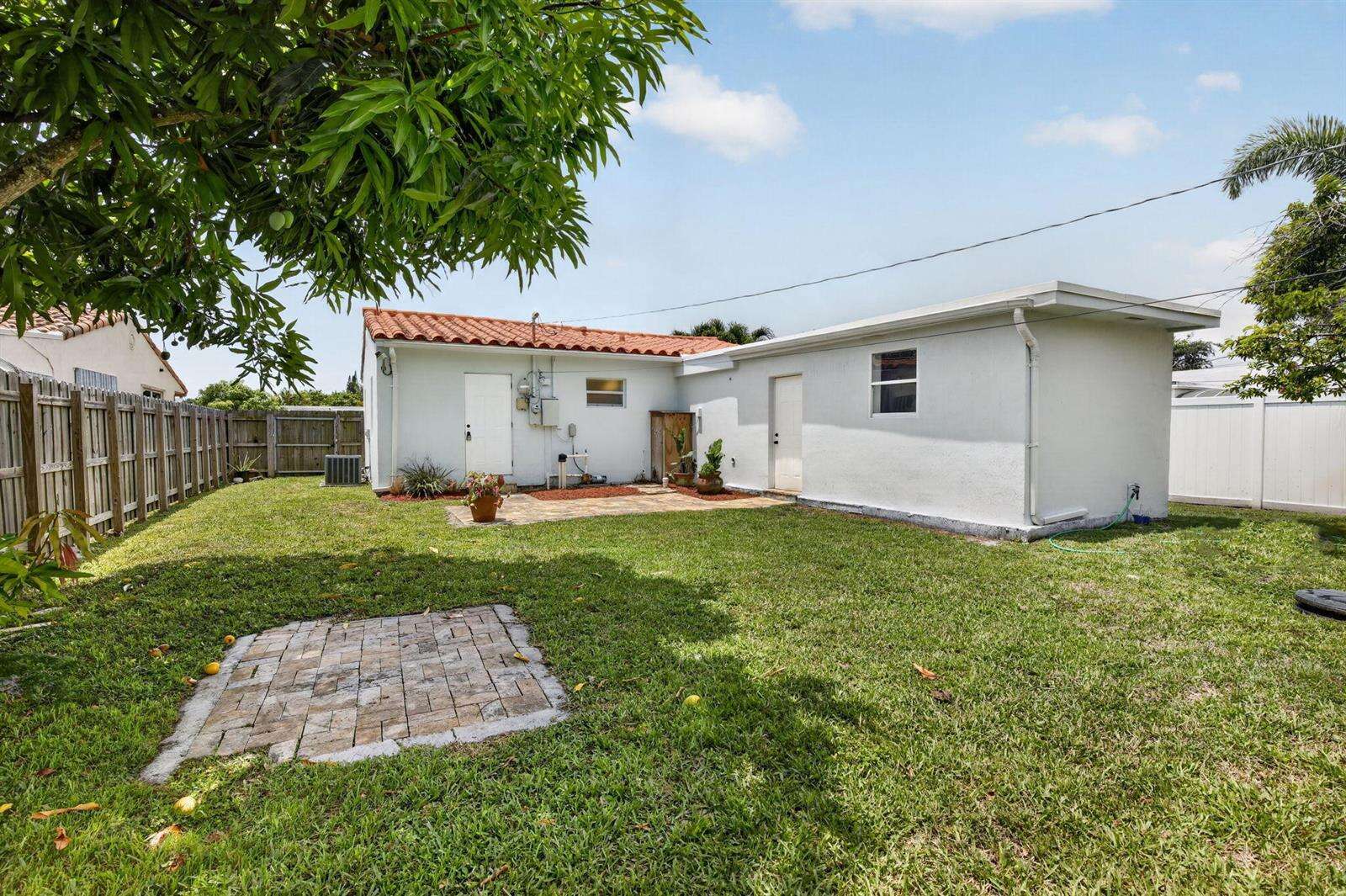 2427 Harding, Hollywood, FL 33020 - For Sale photo 33