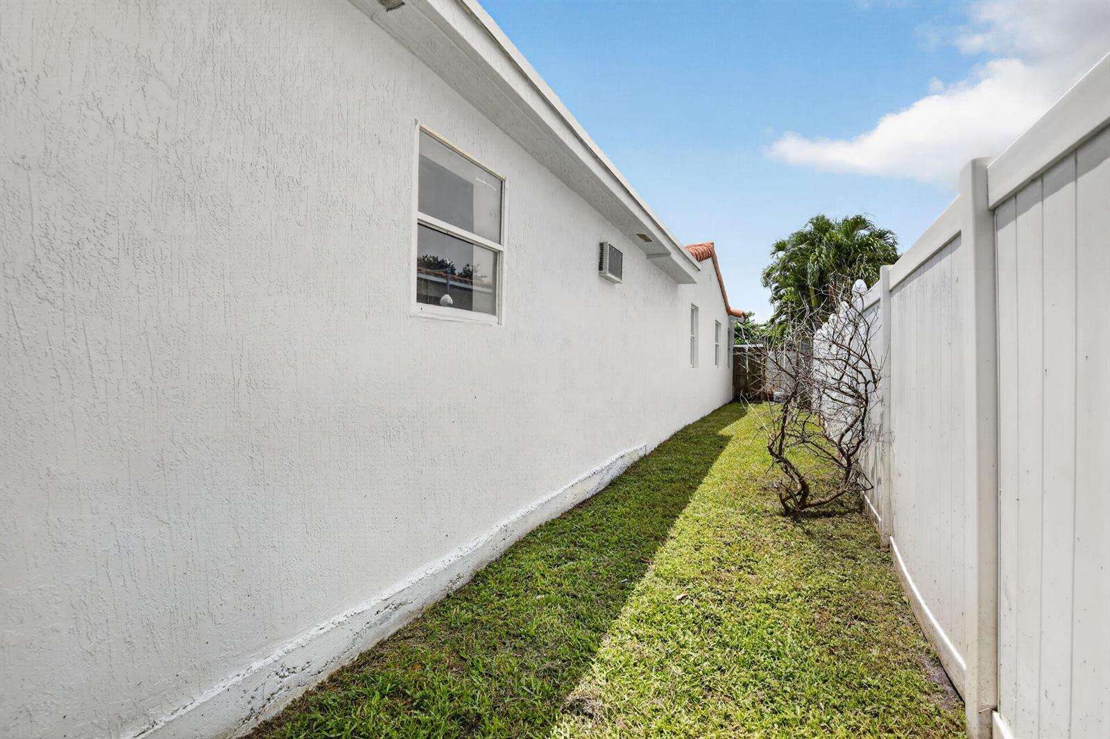 2427 Harding, Hollywood, FL 33020 - For Sale photo 35