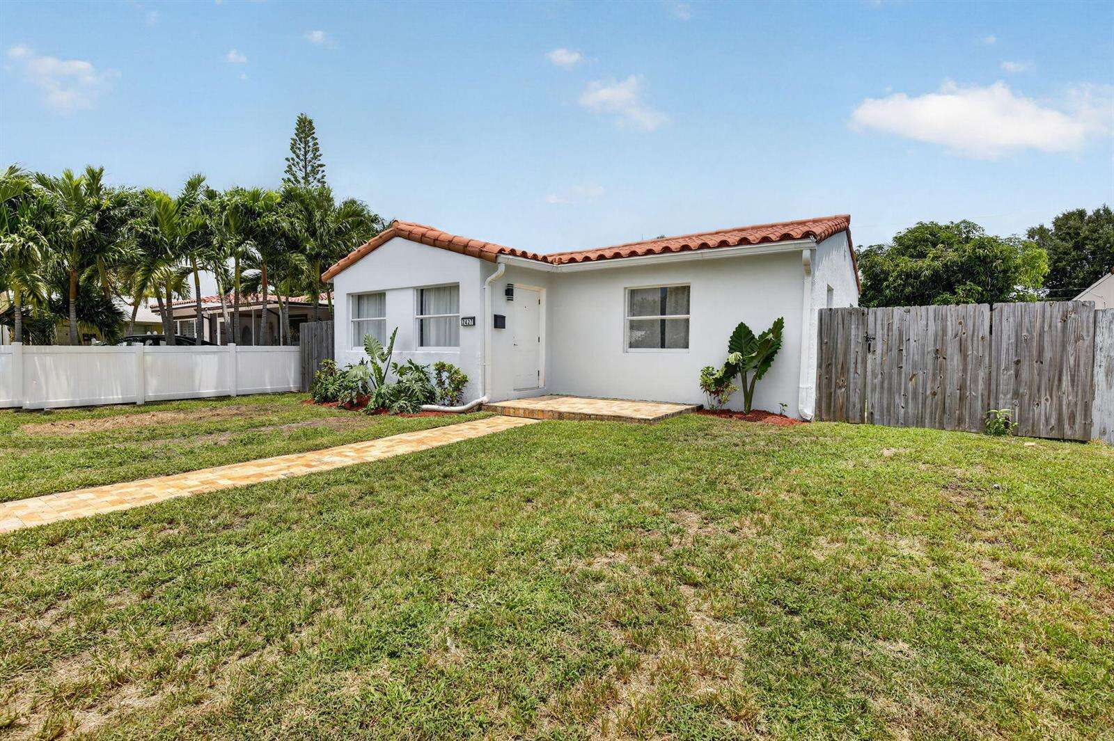 2427 Harding, Hollywood, FL 33020 - For Sale photo 6