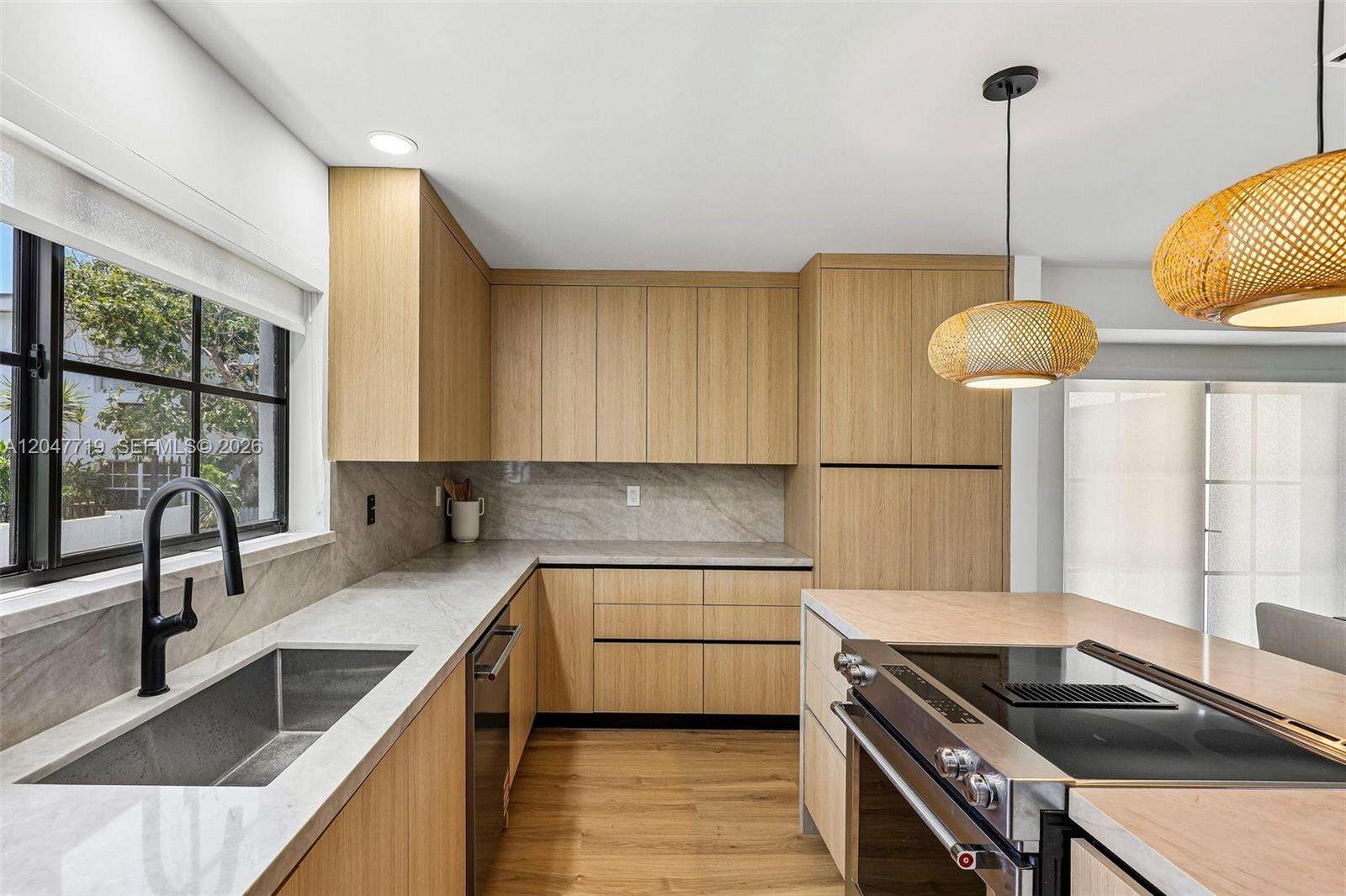 7811 Carlyle Ave, Miami Beach, FL 33141 - For Sale photo 8