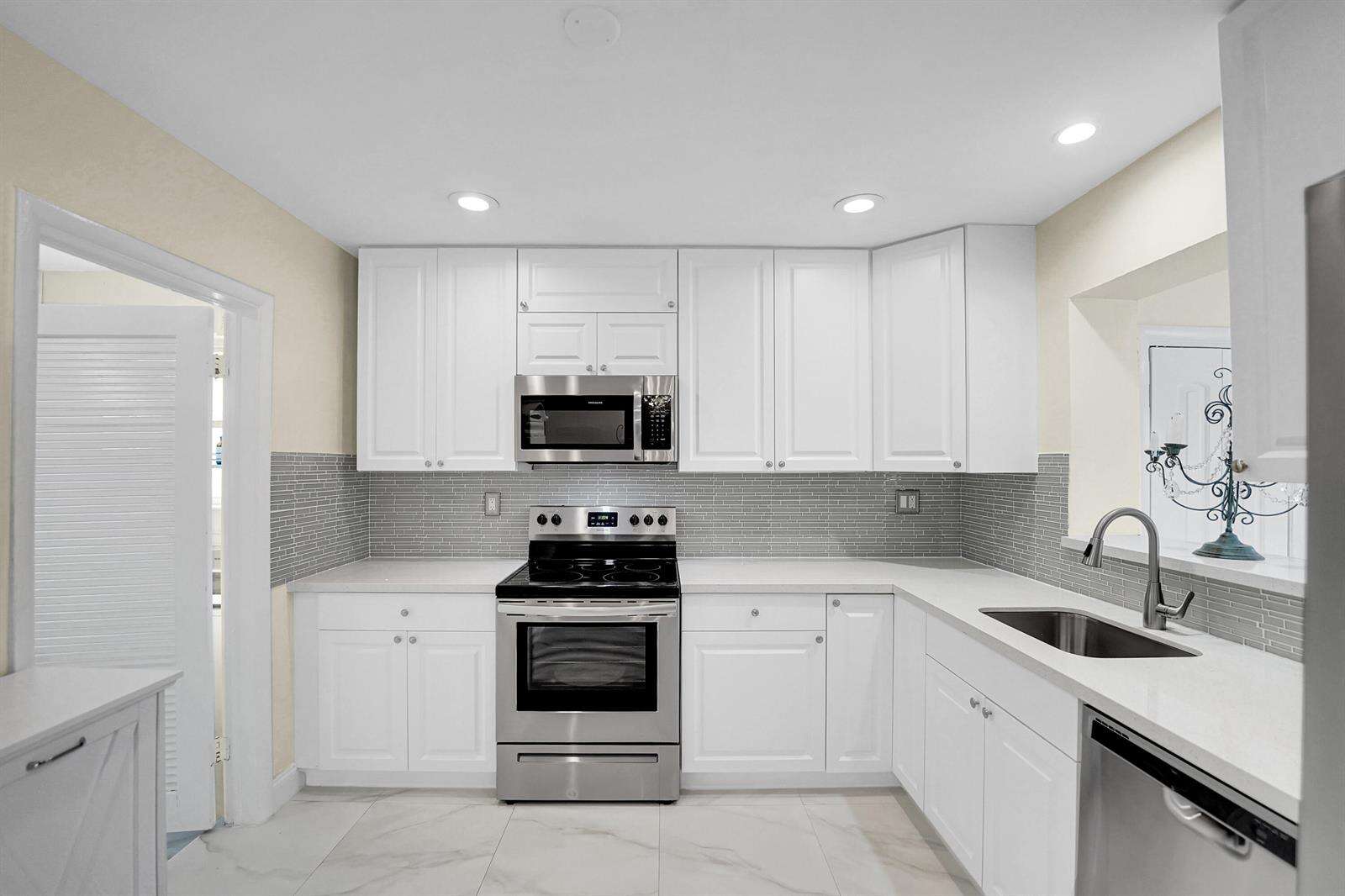 707 32nd, Hollywood, FL 33021 - Pending Sale photo 20