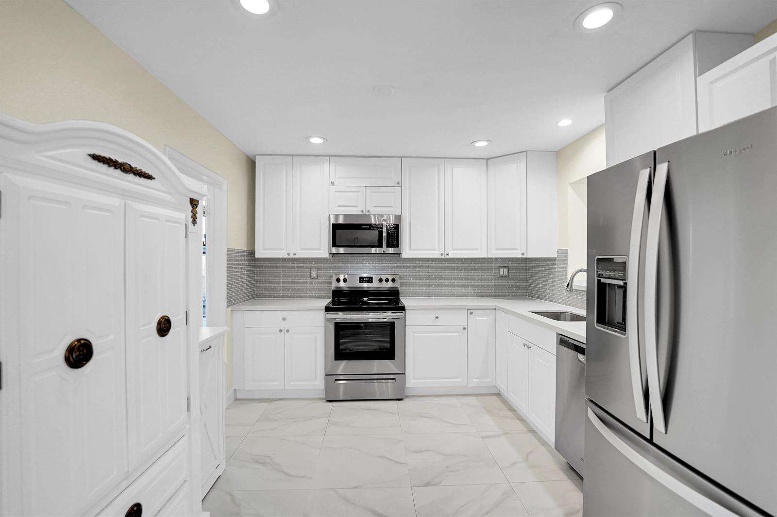 707 32nd, Hollywood, FL 33021 - Pending Sale photo 21