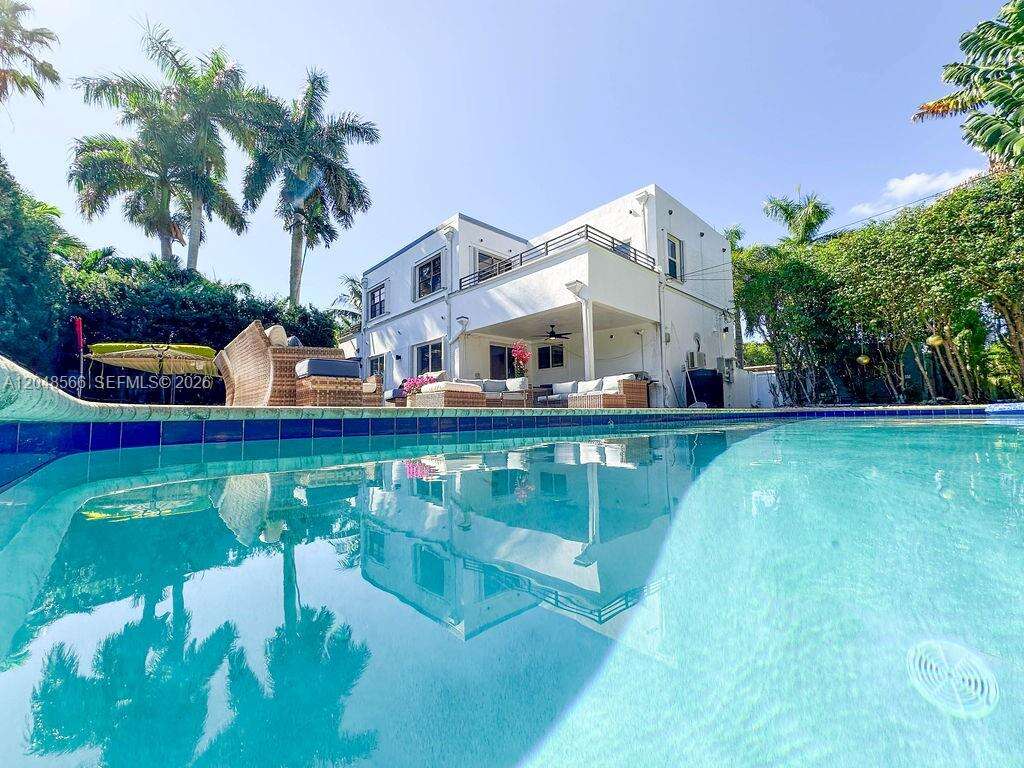 1255 Jackson St, Hollywood, FL 33019 - For Sale photo 1