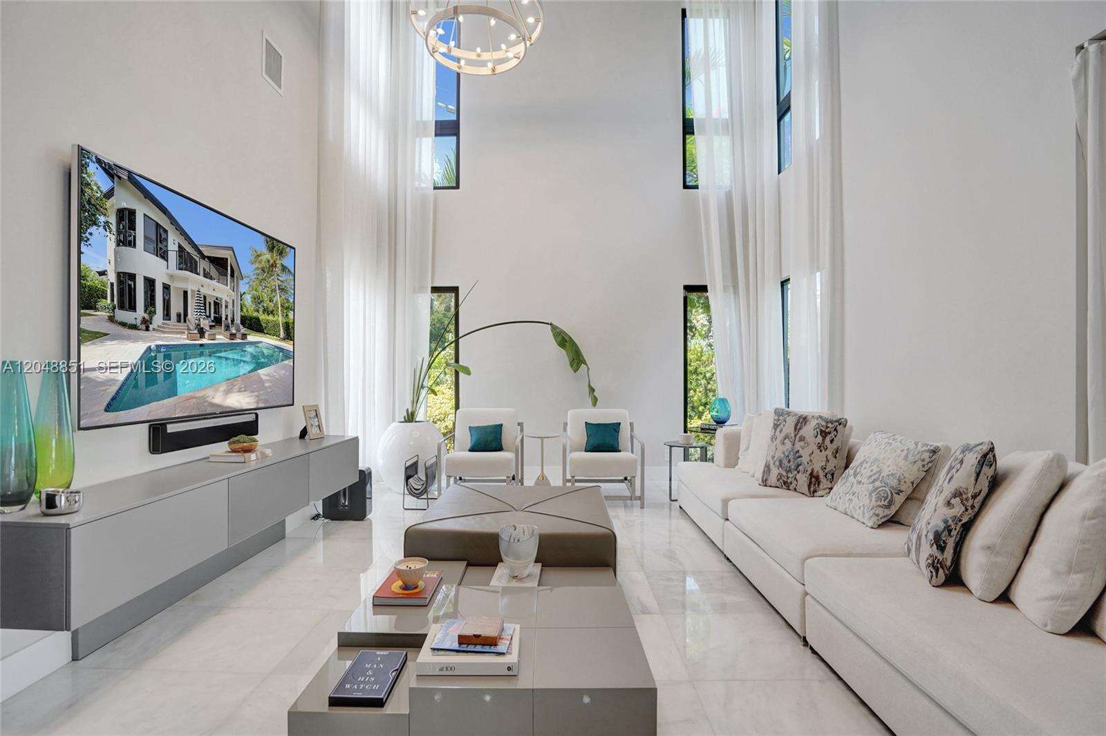 113 Holiday Dr, Hallandale Beach, FL 33009 - For Sale photo 3