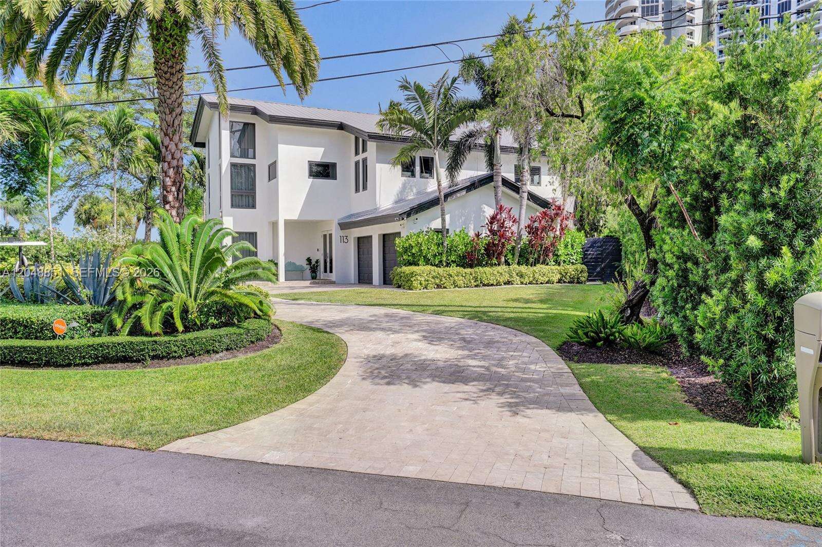 113 Holiday Dr, Hallandale Beach, FL 33009 - For Sale photo 5