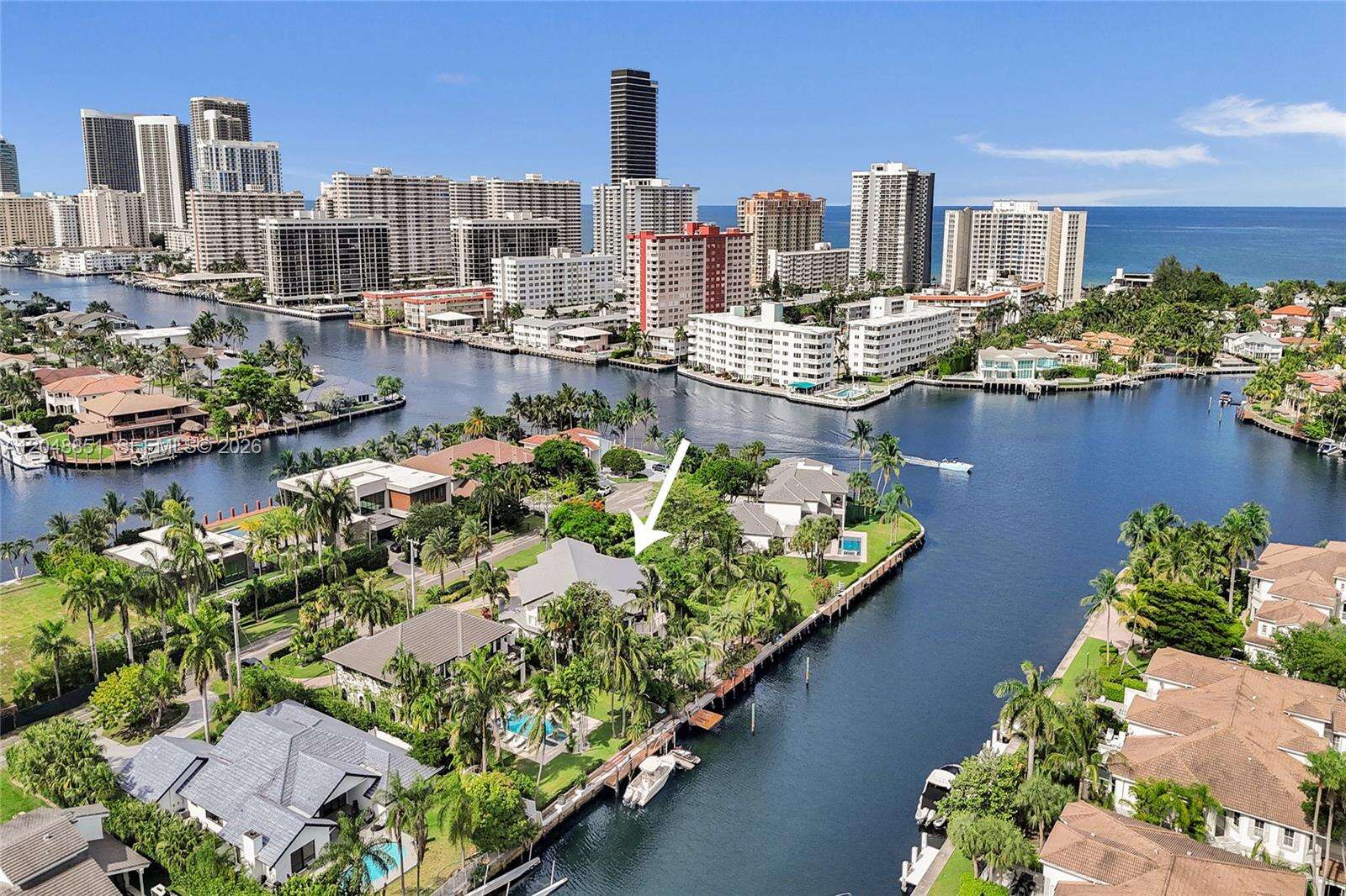 113 Holiday Dr, Hallandale Beach, FL 33009 - For Sale photo 6