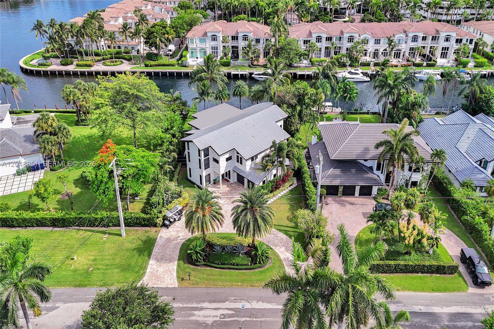 113 Holiday Dr, Hallandale Beach, FL 33009 - For Sale photo 9