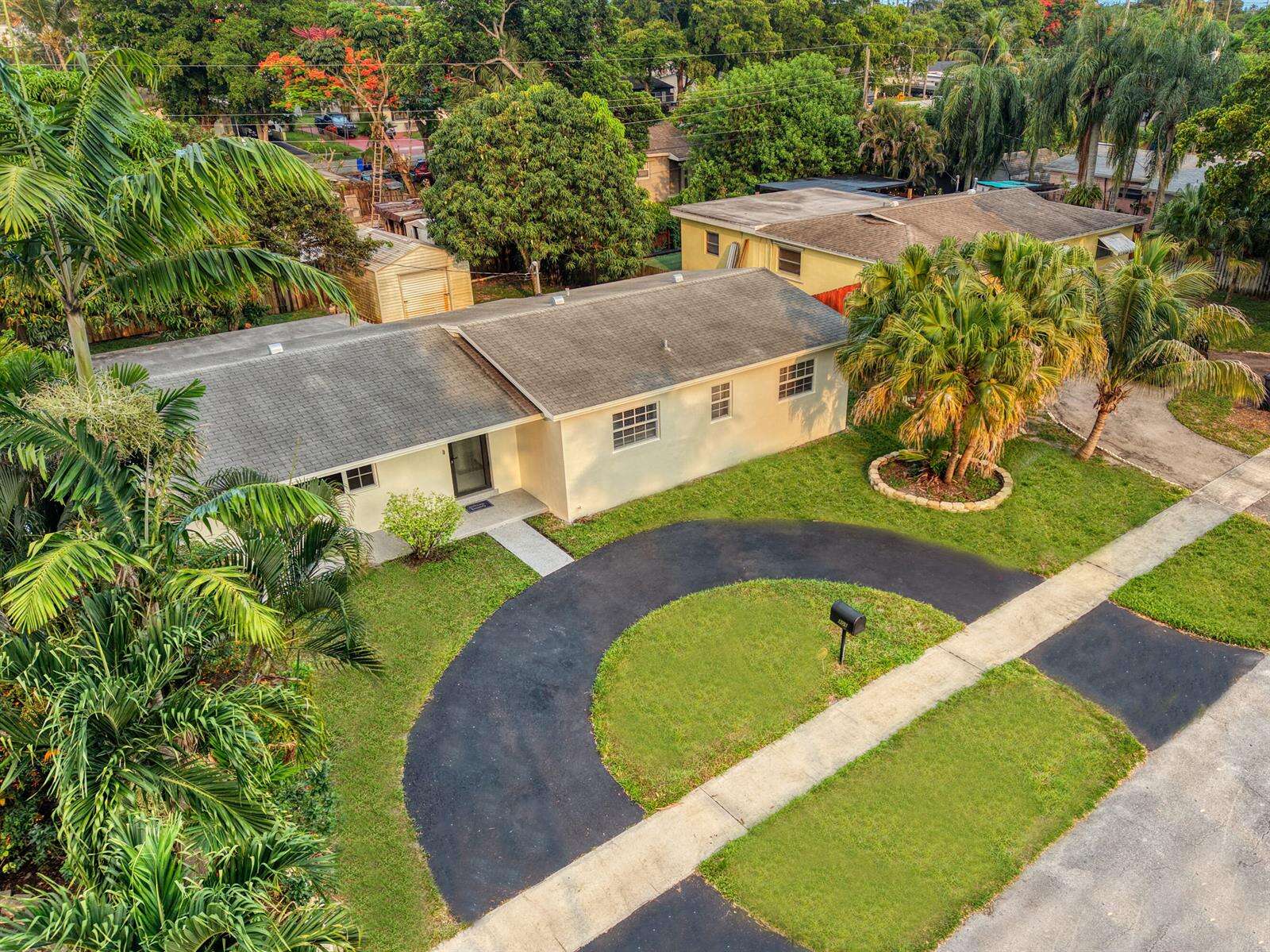 301 65th, Hollywood, FL 33024 - Pending Sale photo 3