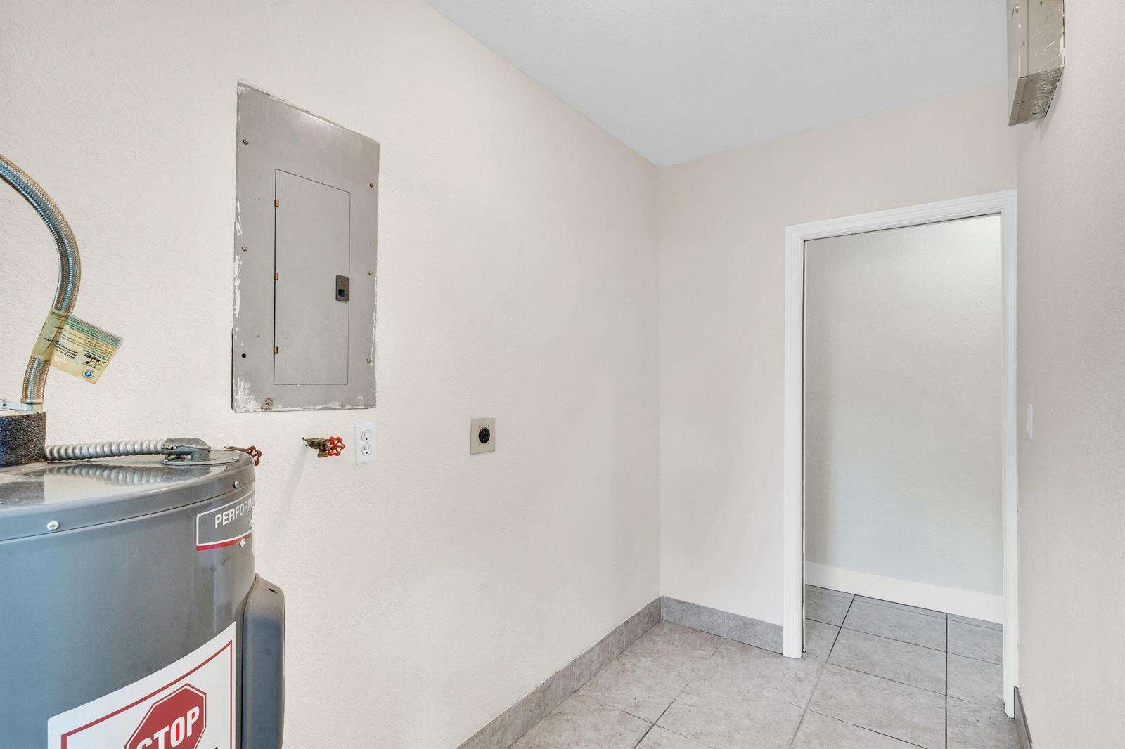 301 65th, Hollywood, FL 33024 - Pending Sale photo 29