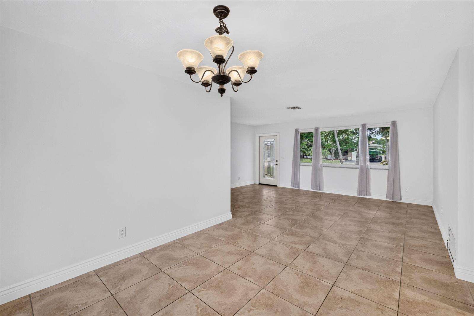 7151 5th, Pembroke Pines, FL 33023 - For Sale photo 16