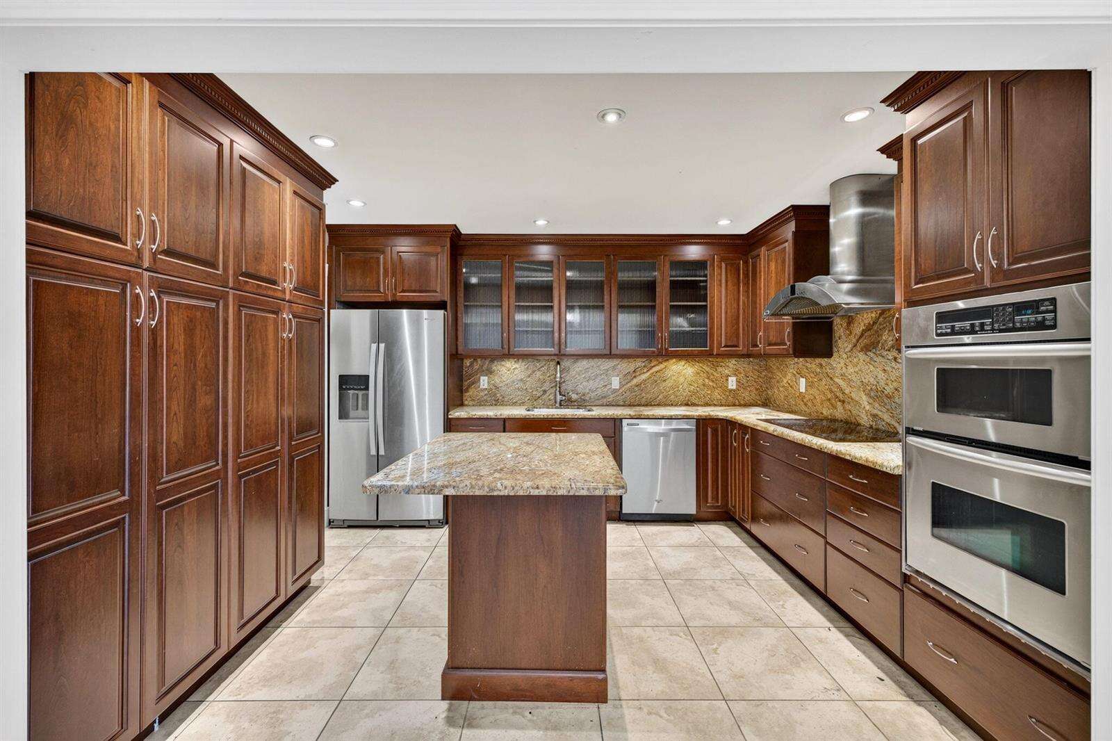 7151 5th, Pembroke Pines, FL 33023 - For Sale photo 9
