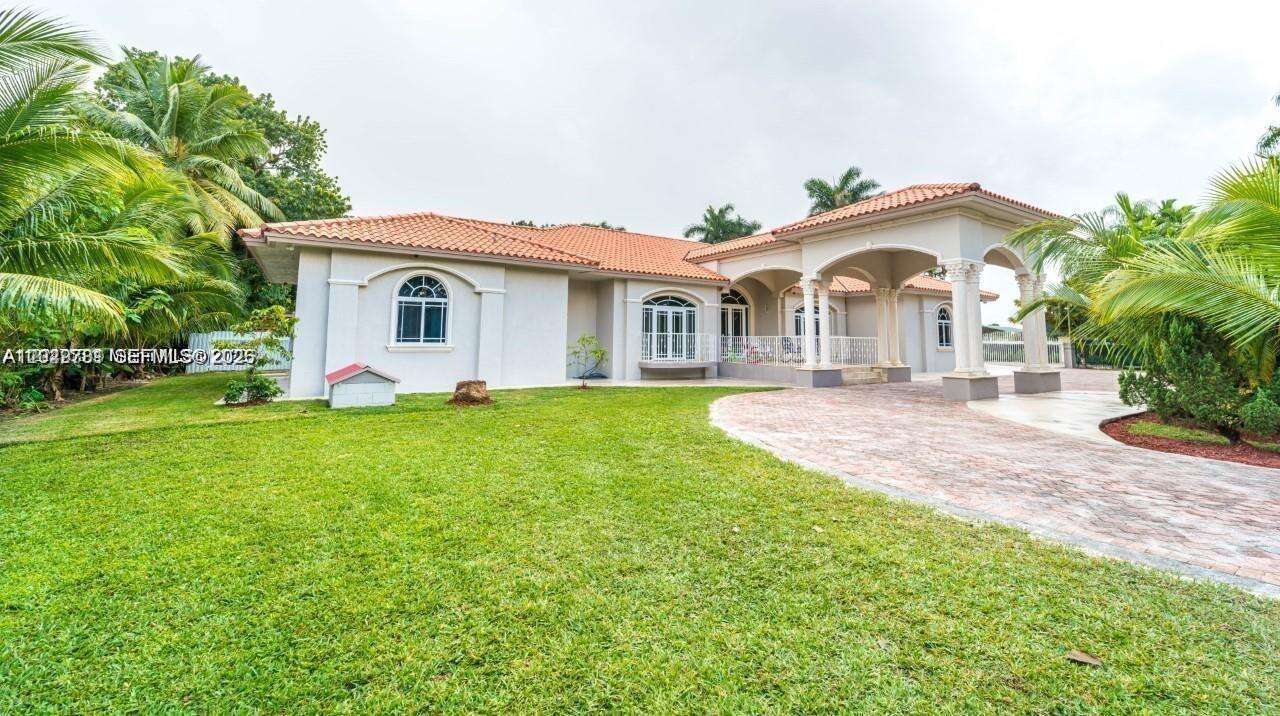18390 200th St, Miami, FL 33187 - For Sale photo 3