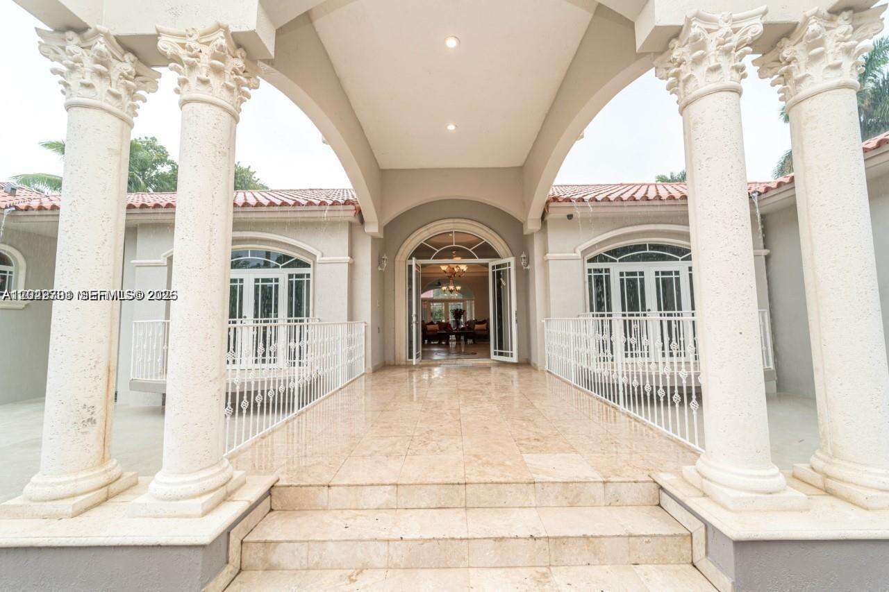 18390 200th St, Miami, FL 33187 - For Sale photo 4