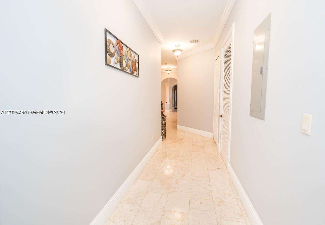 18390 200th St, Miami, FL 33187 - For Sale photo 6