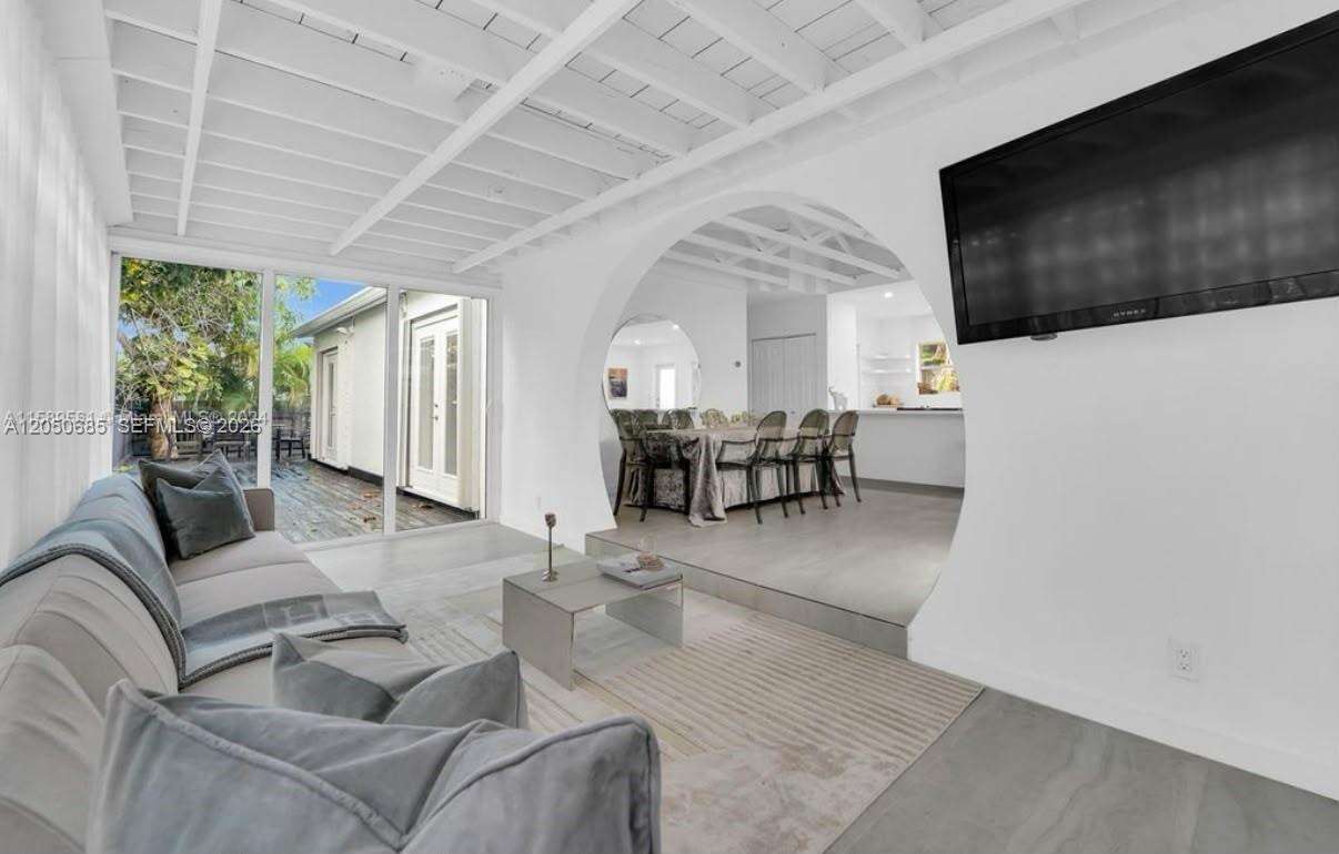 9264 Byron Ave, Surfside, FL 33154 - For Sale photo 6