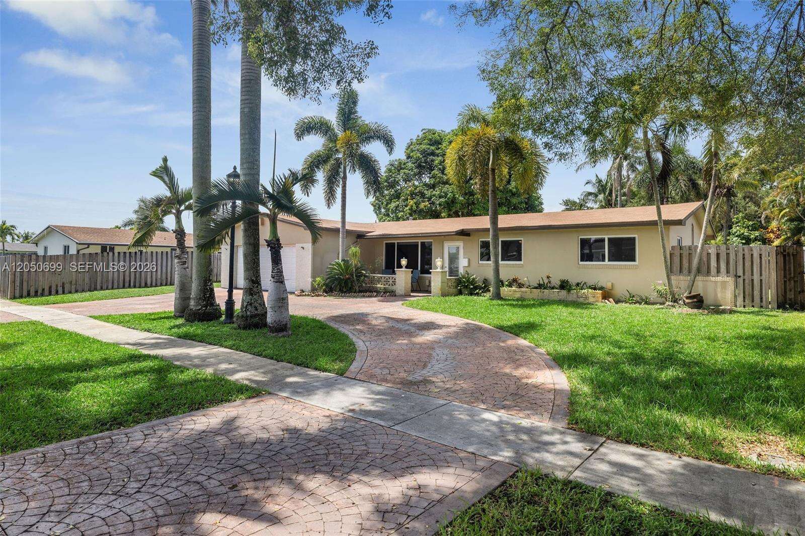 8431 Pasadena Blvd, Pembroke Pines, FL 33024 - For Sale photo 1